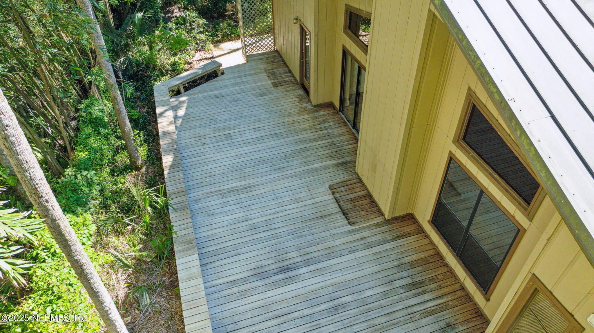 1875 LIVE OAK Lane
