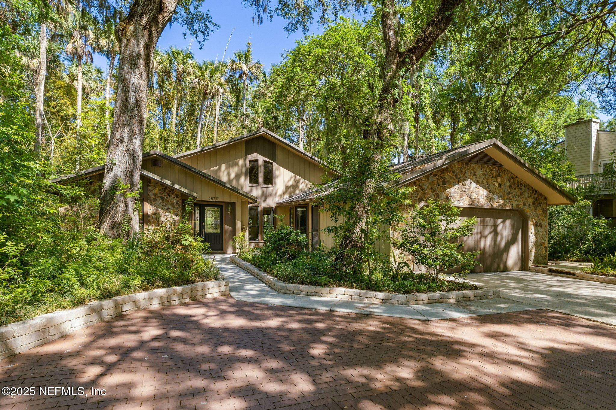 1875 LIVE OAK Lane