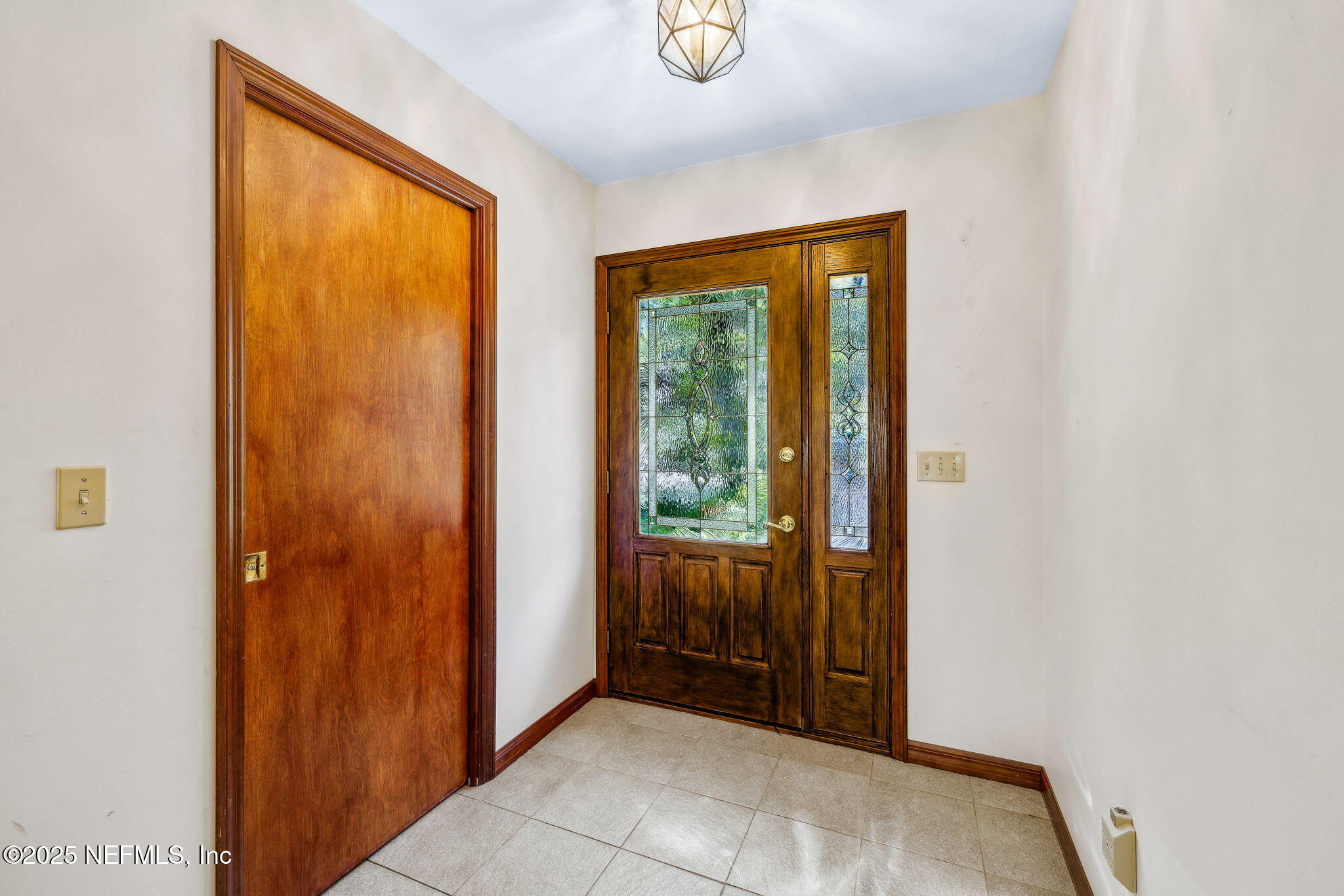 1875 LIVE OAK Lane