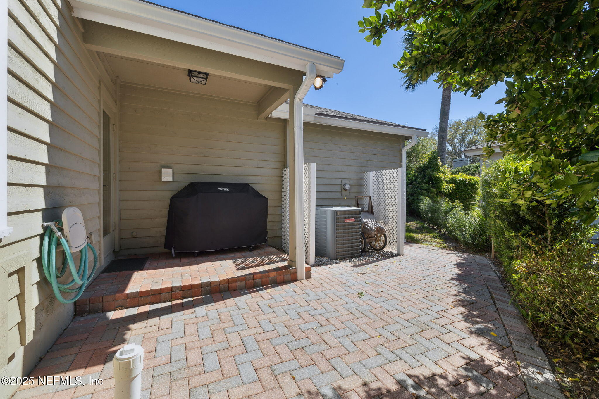 22 WALKERS RIDGE Drive