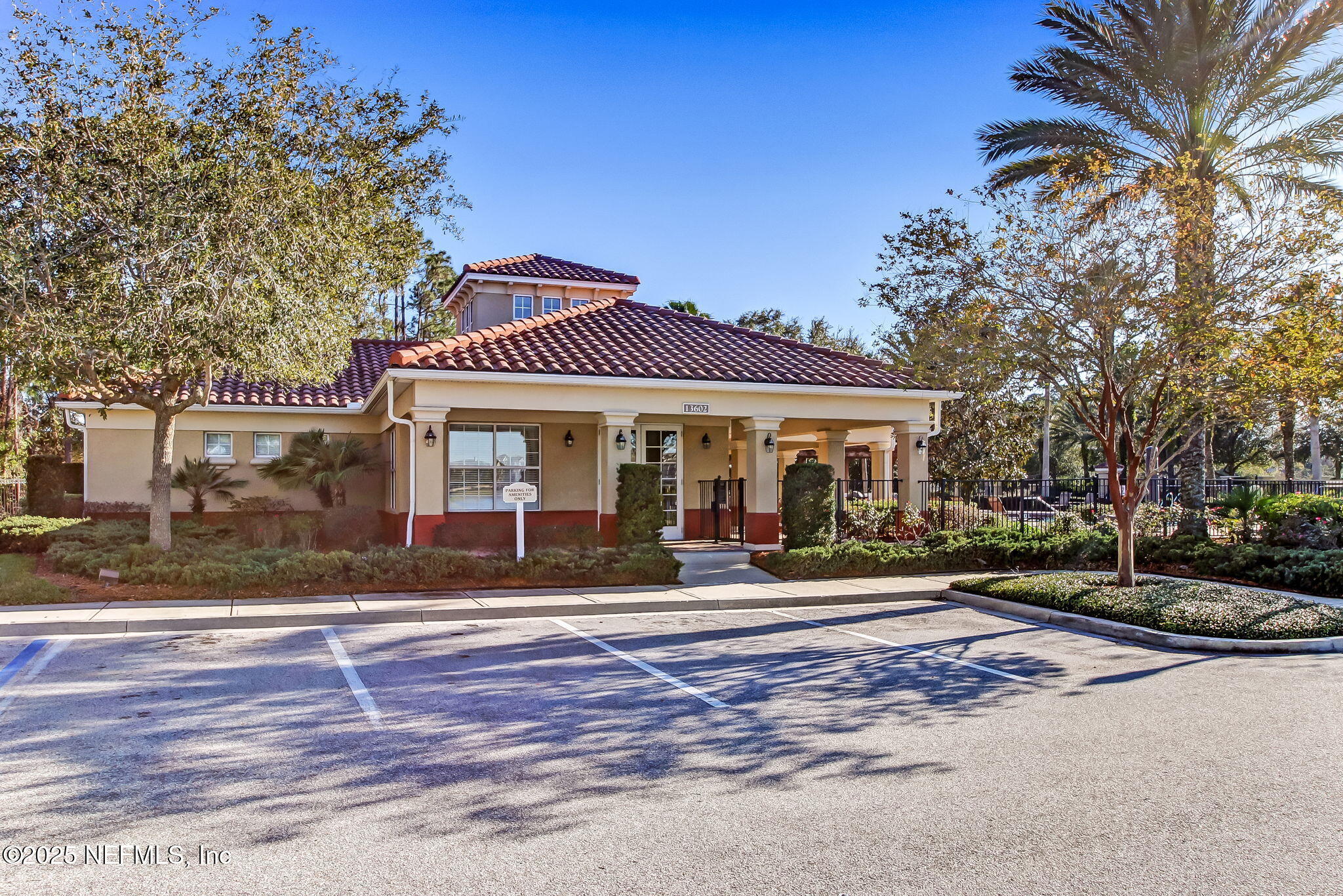 13565 ISLA VISTA Drive