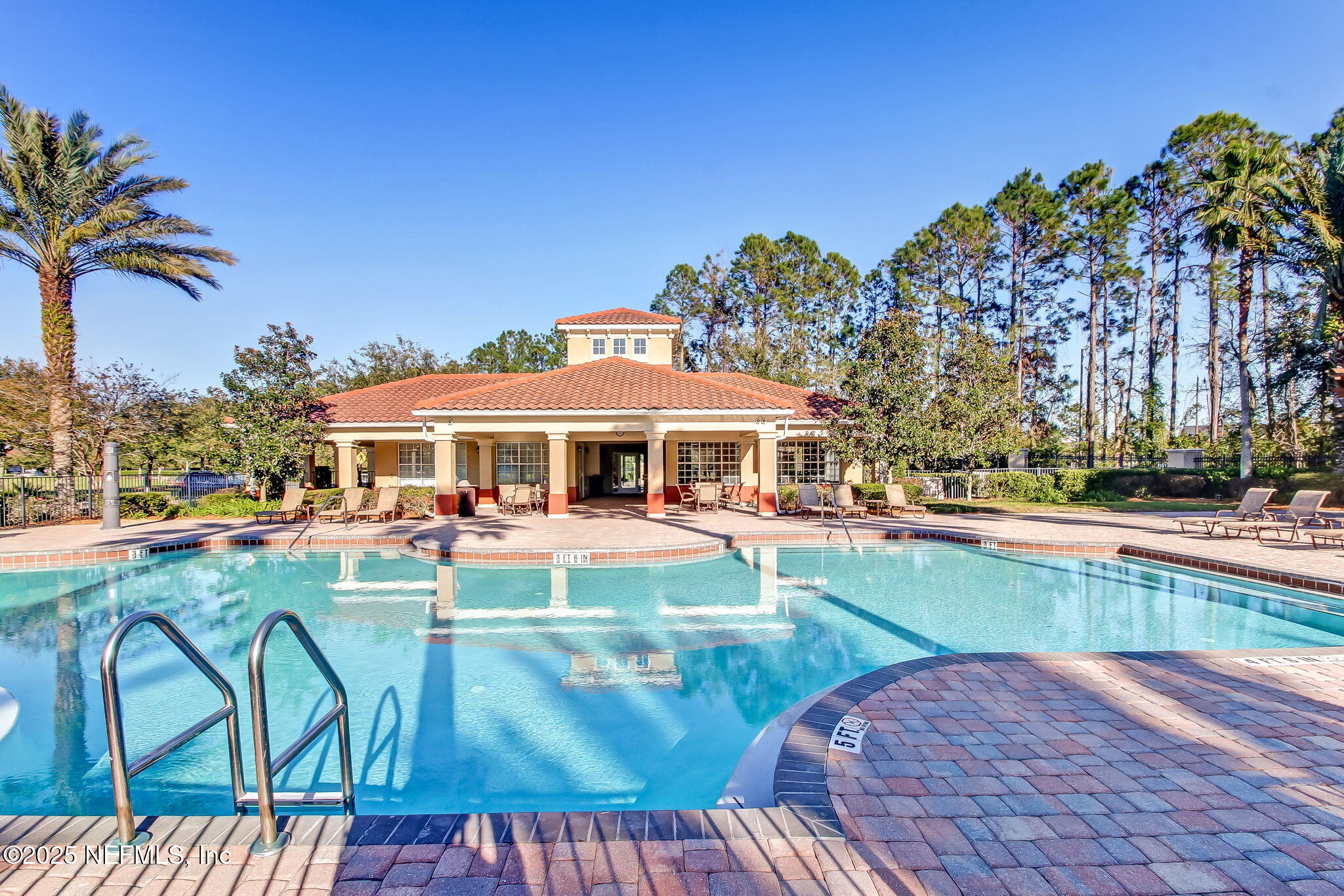 13565 ISLA VISTA Drive