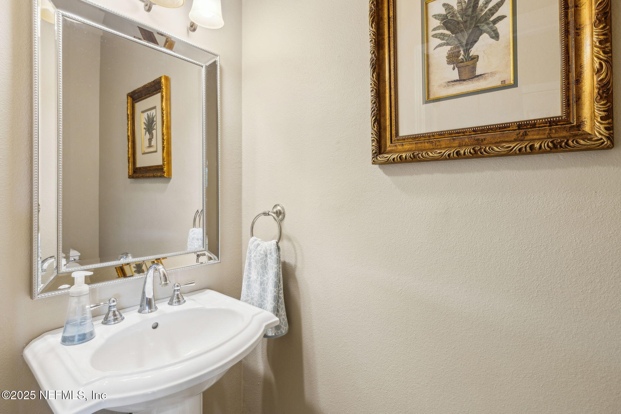 13565 ISLA VISTA Drive