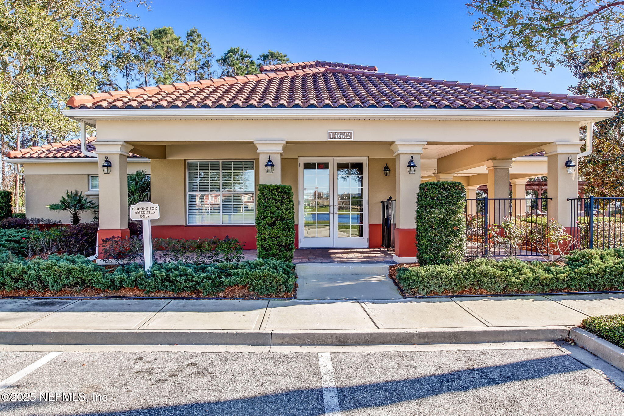 13565 ISLA VISTA Drive