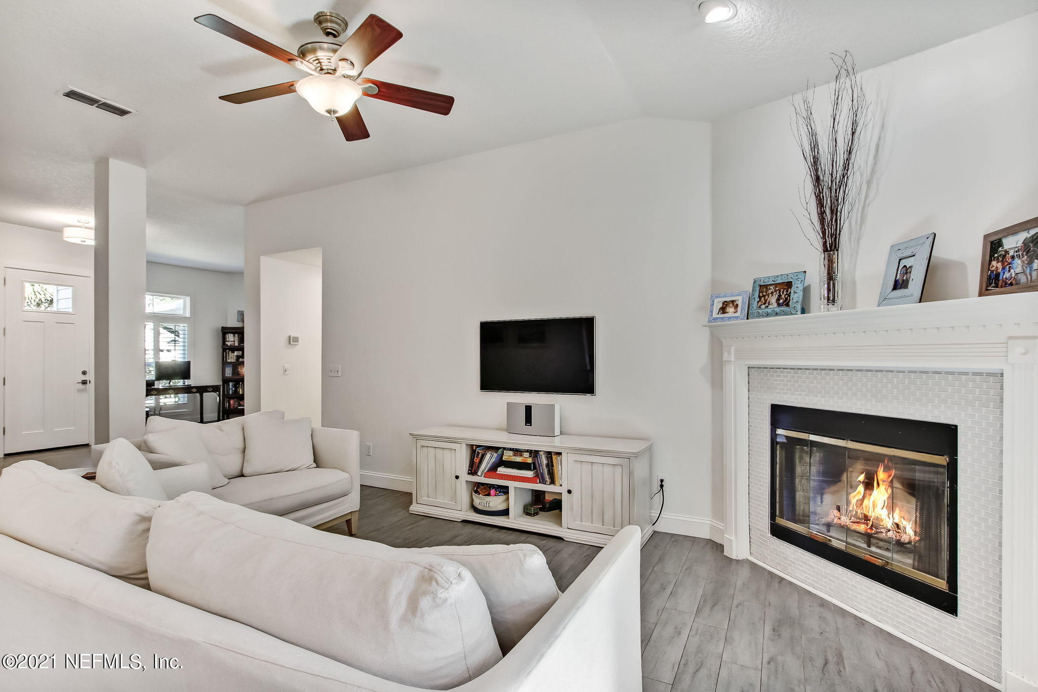 3433 HERON Drive N