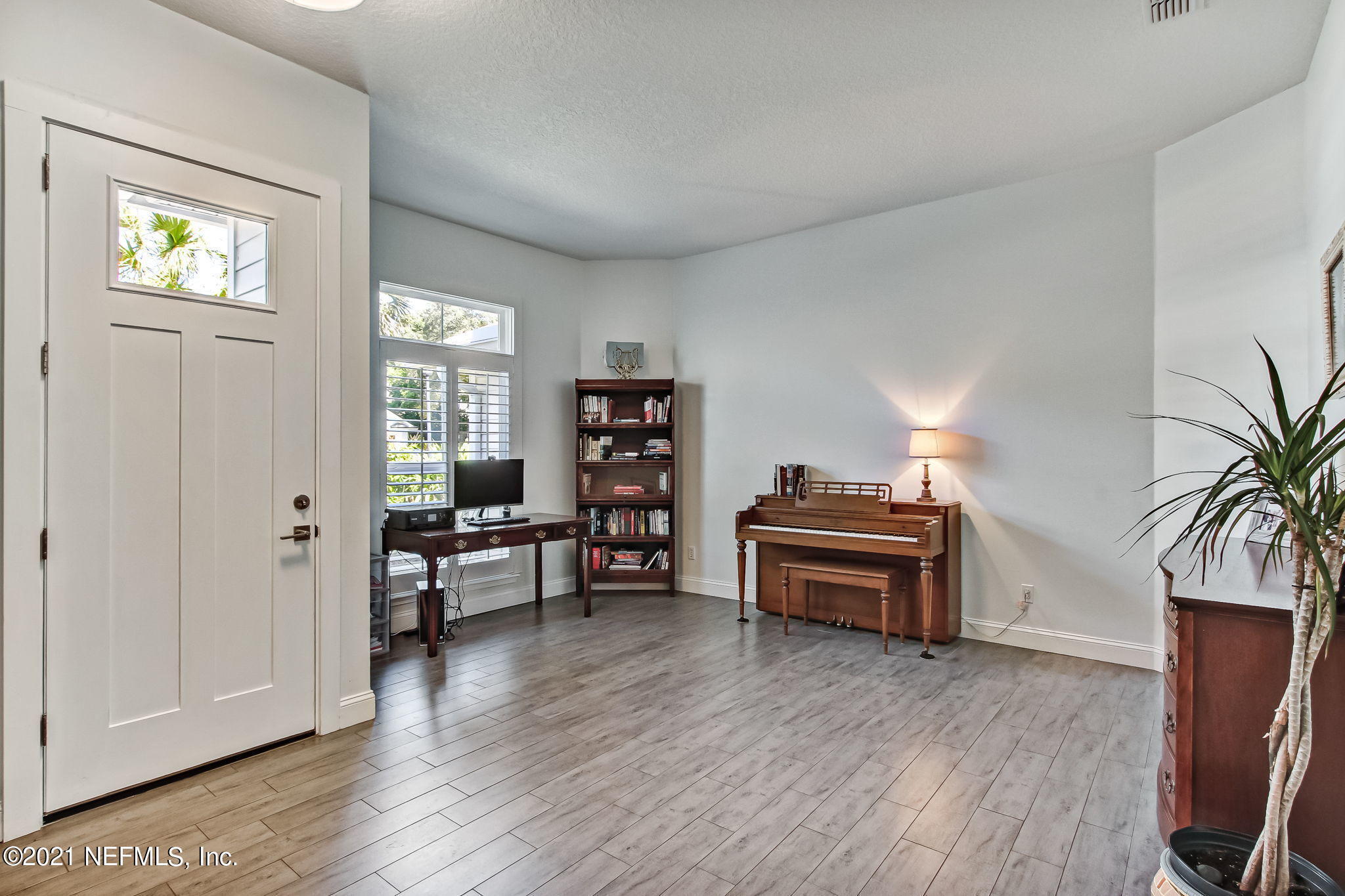 3433 HERON Drive N