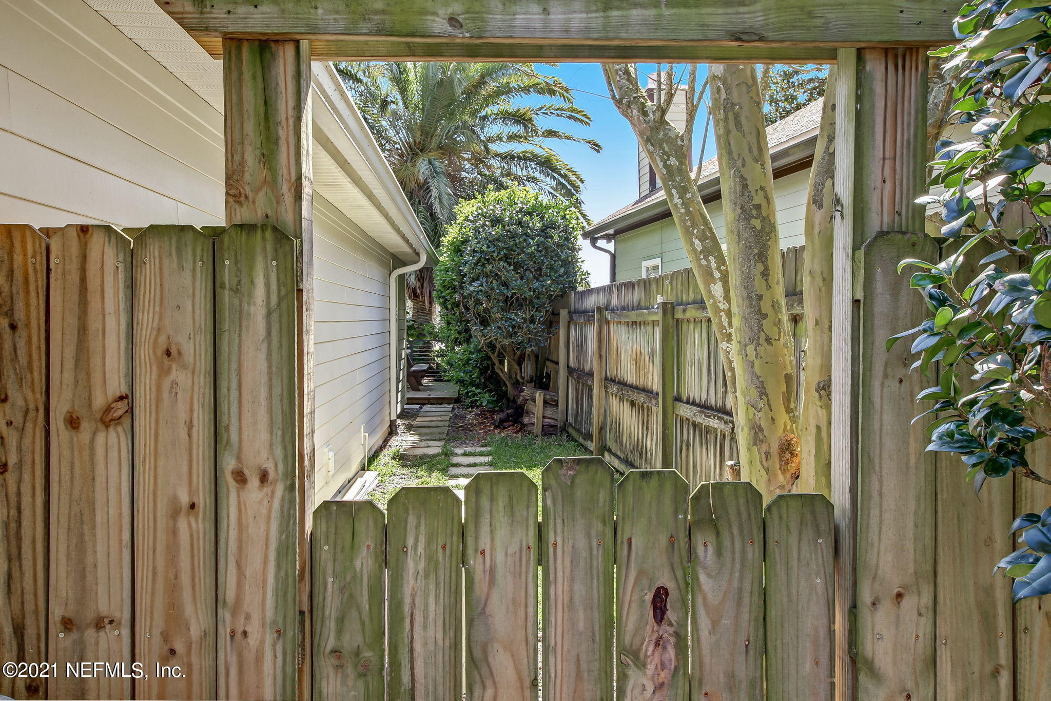3433 HERON Drive N
