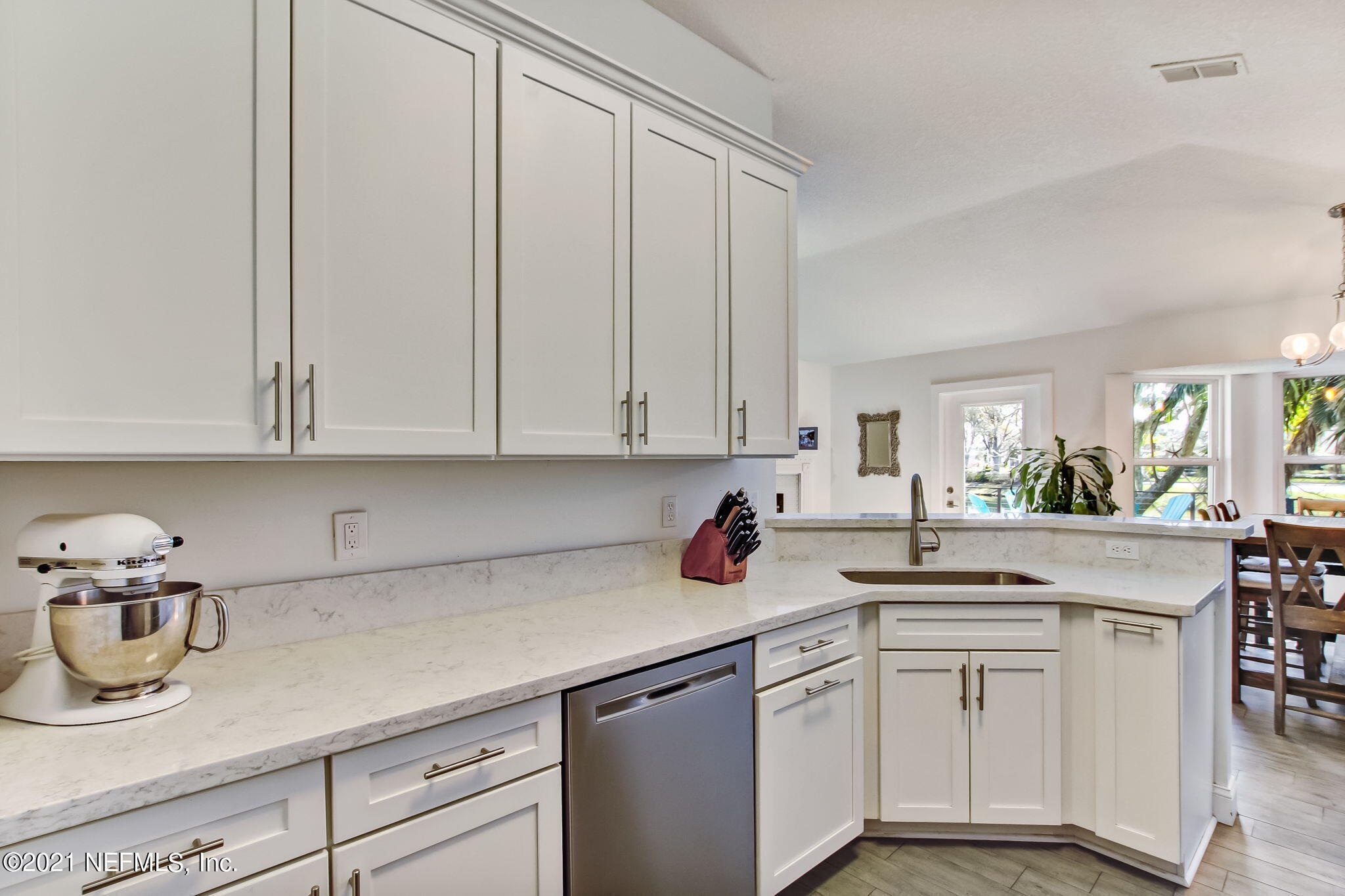 3433 HERON Drive N