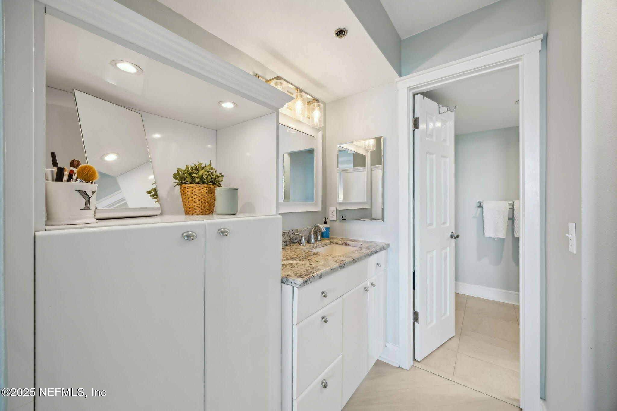 275 1ST Street S, 201, Jacksonville Beach Unit: 201