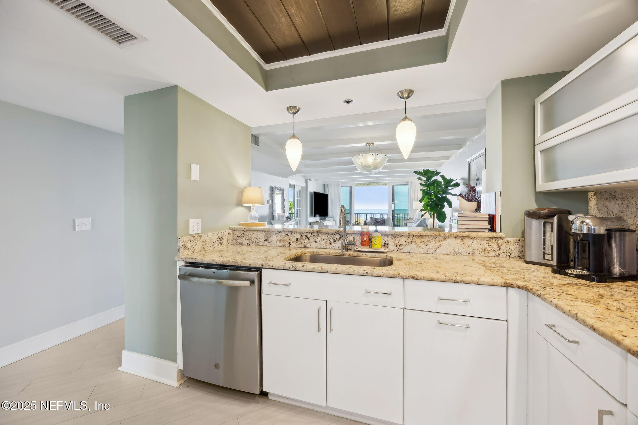 275 1ST Street S, 201, Jacksonville Beach Unit: 201