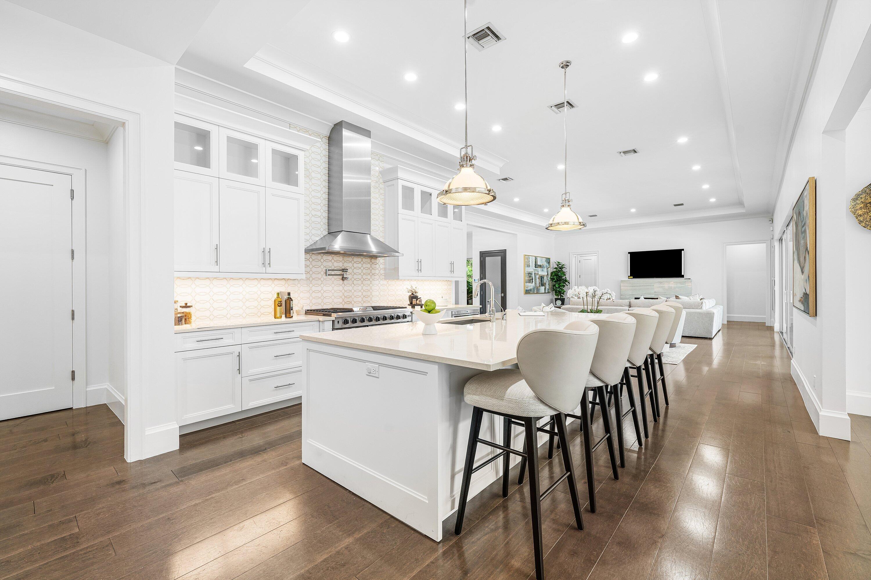 598 NW 9th Court