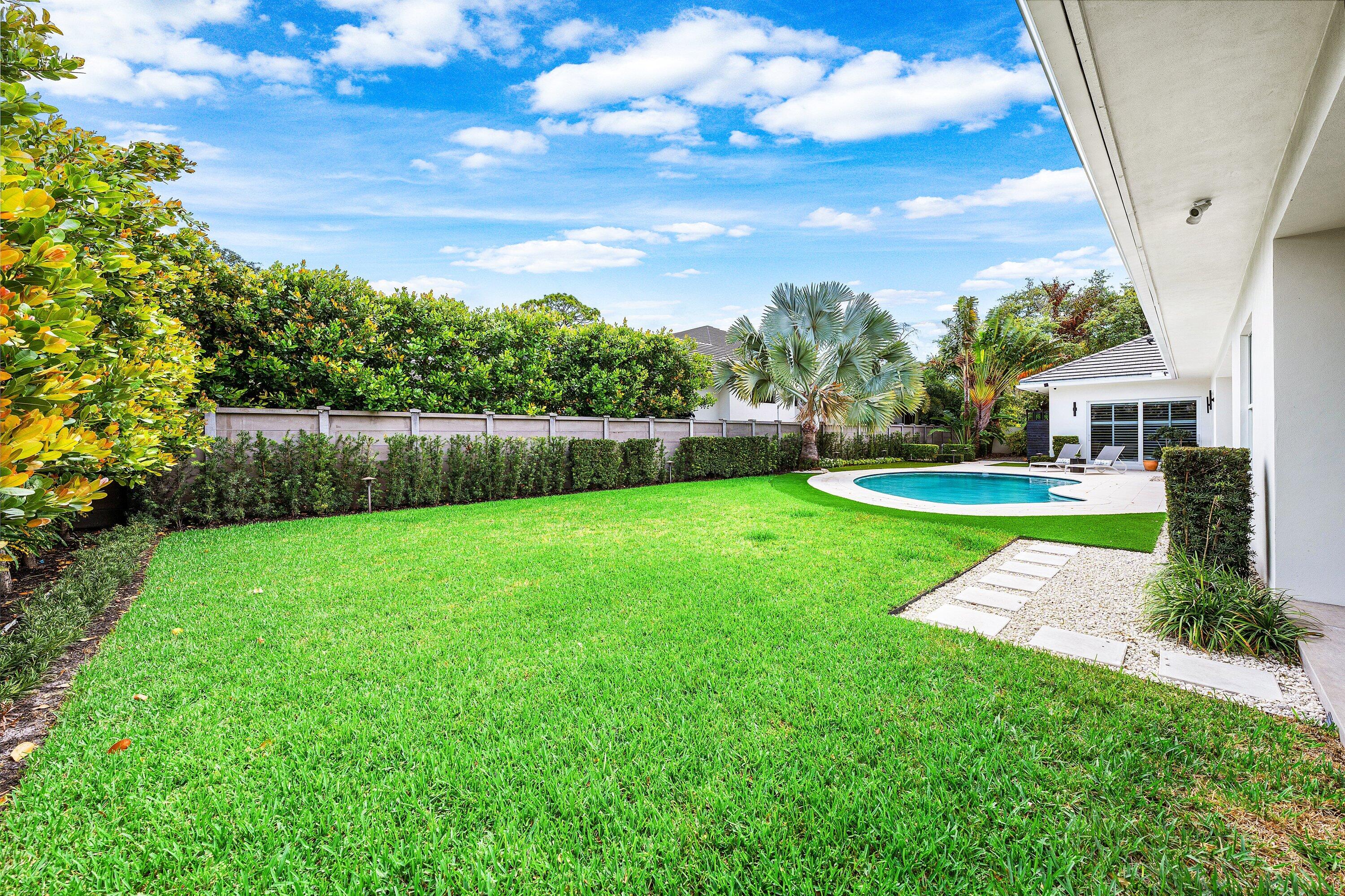 598 NW 9th Court