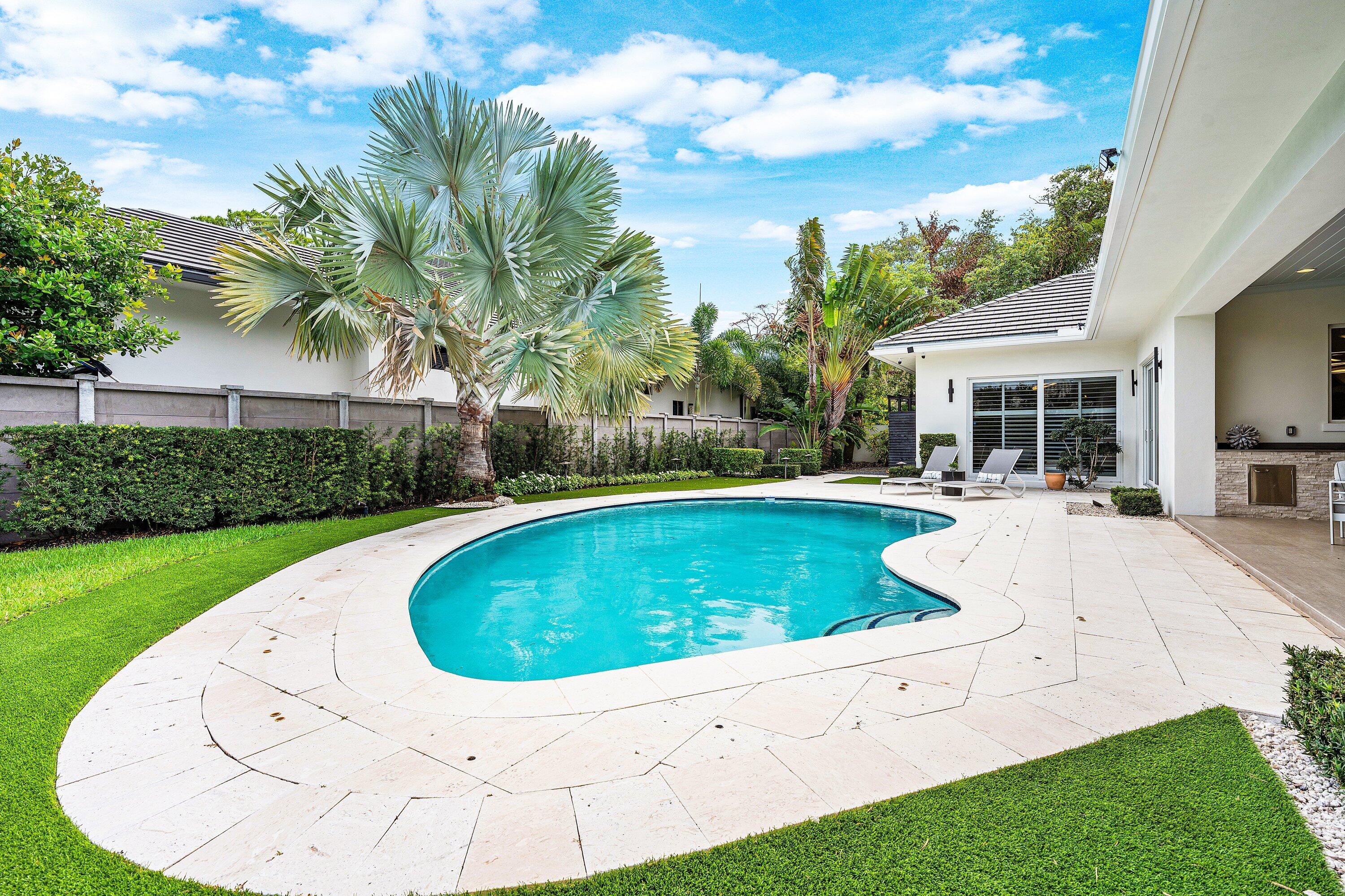 598 NW 9th Court