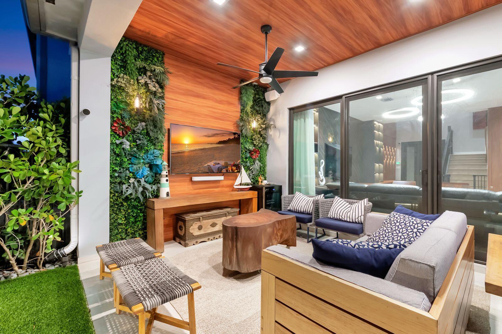 8608 Torrey Isles Terrace