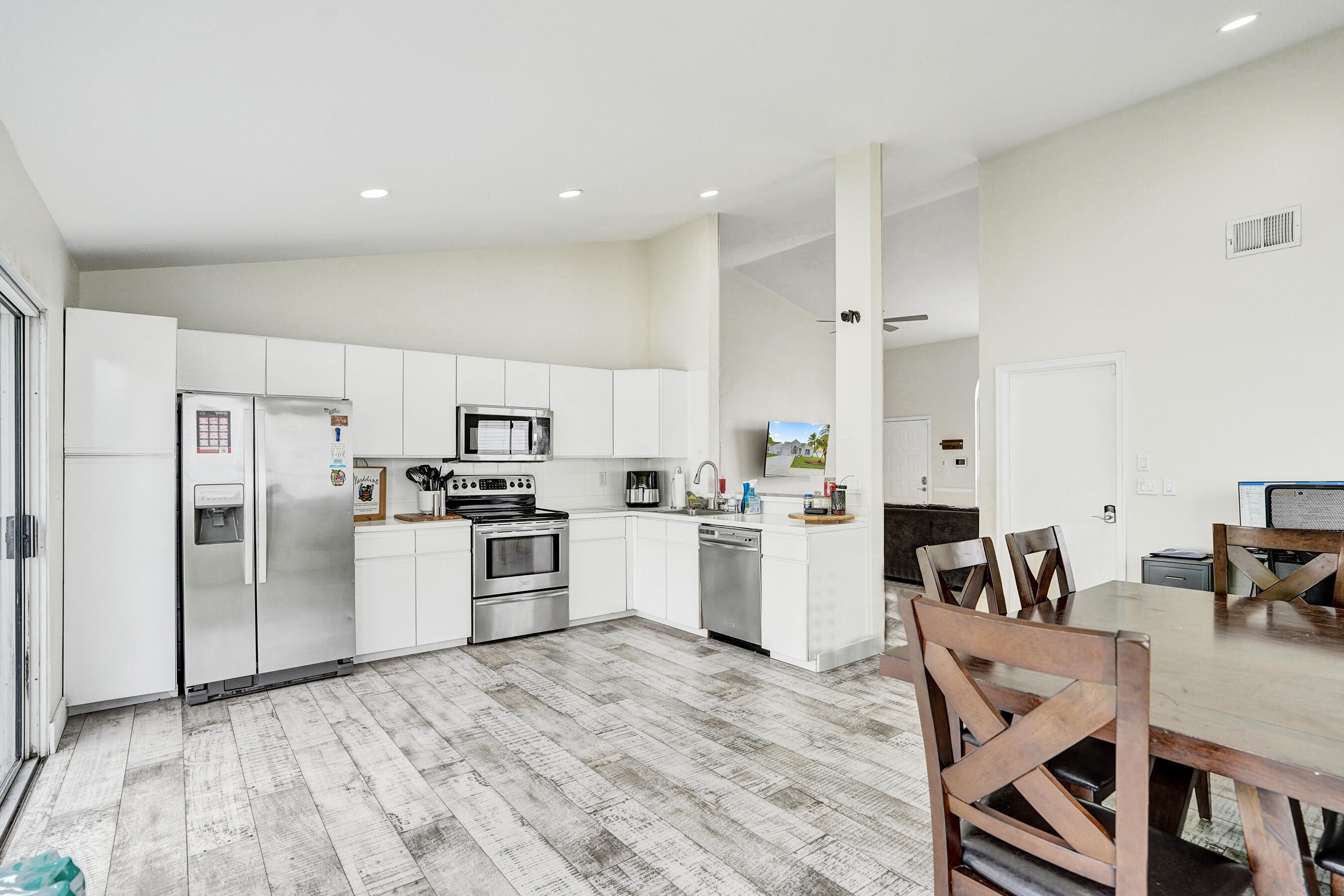 8467 Dynasty Drive