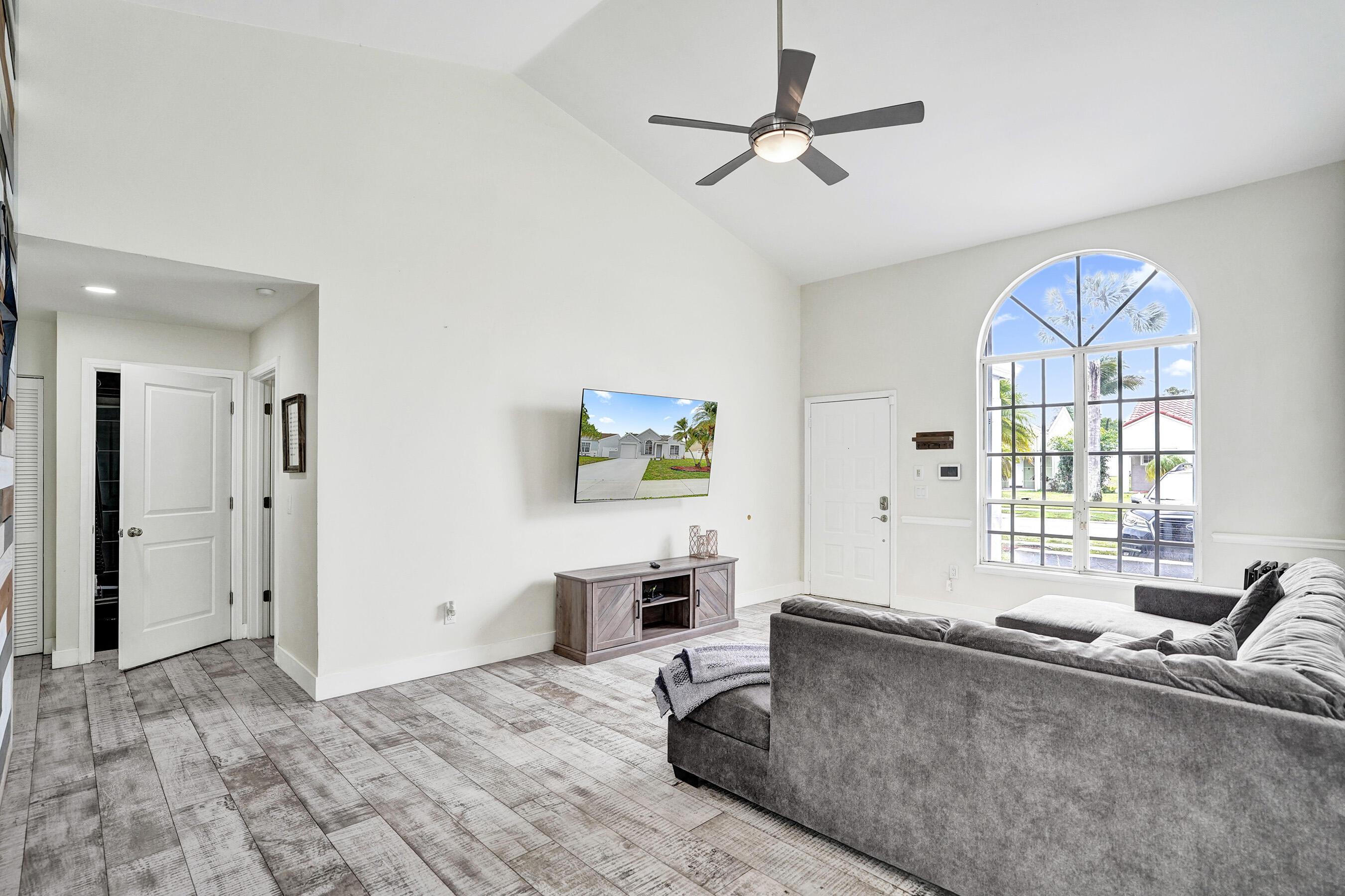 8467 Dynasty Drive