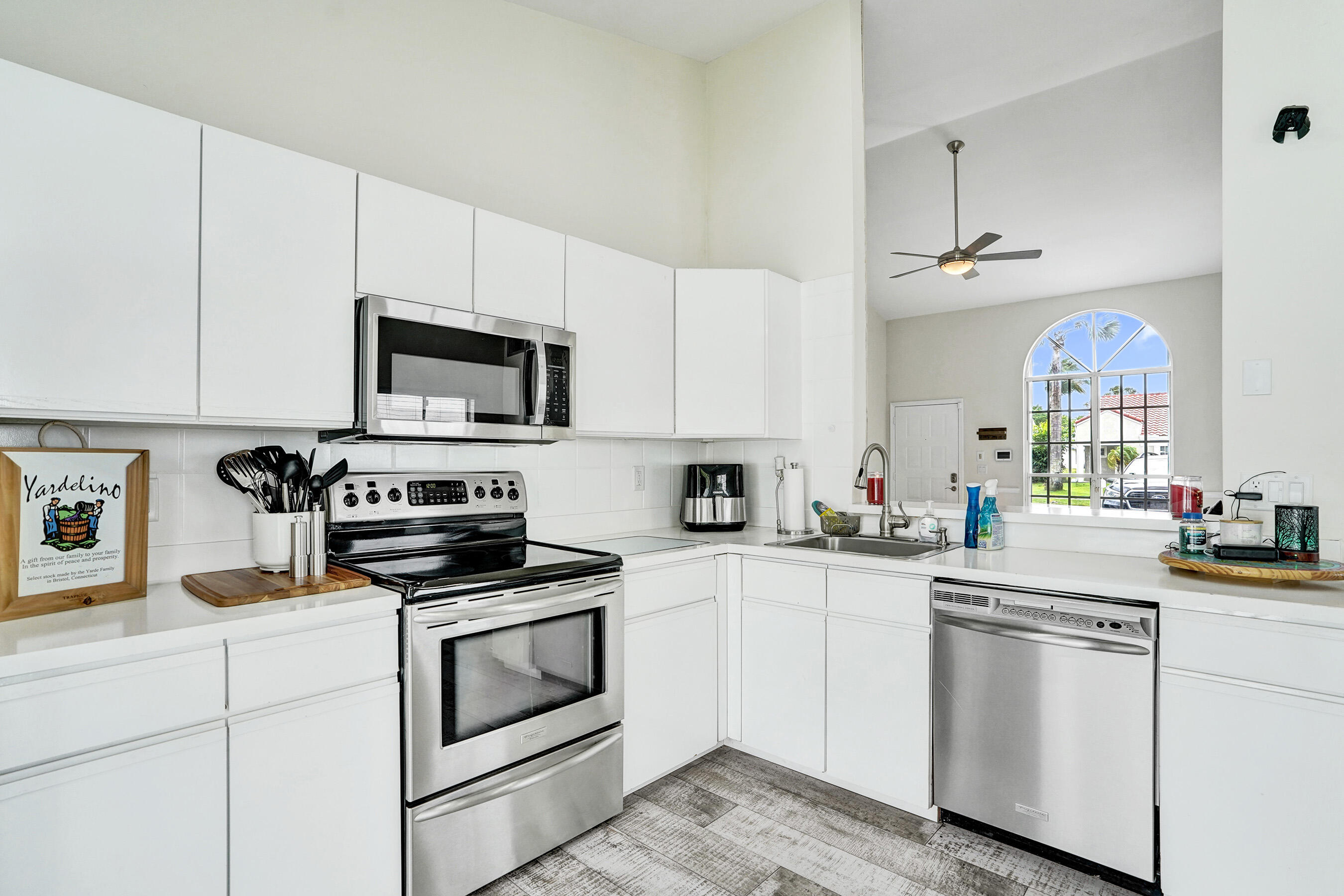 8467 Dynasty Drive