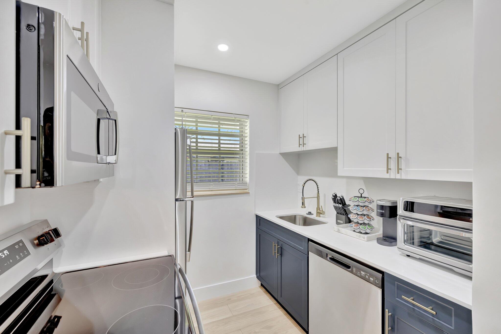 934 NW 4th Avenue 2