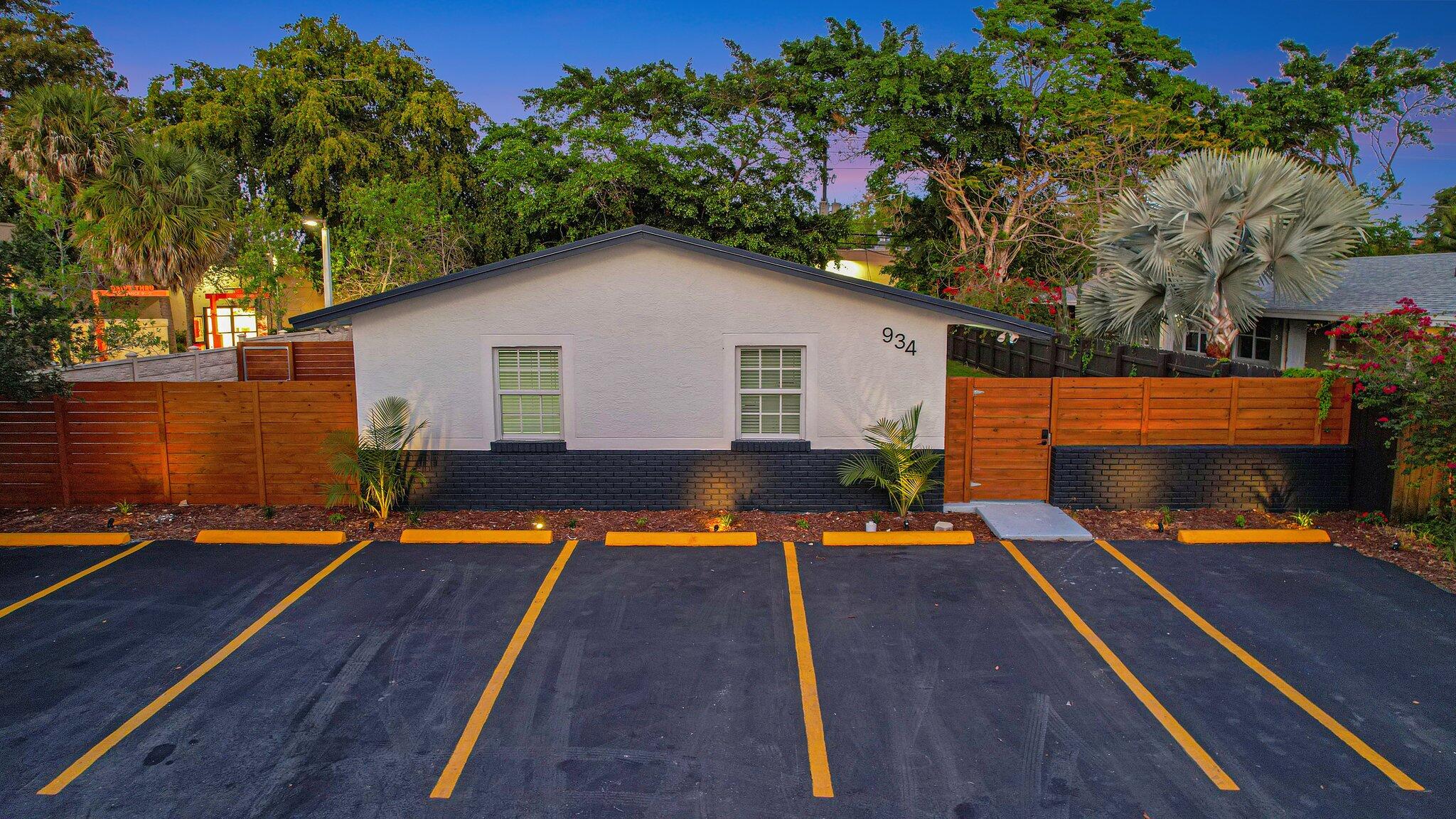 934 NW 4th Avenue 2