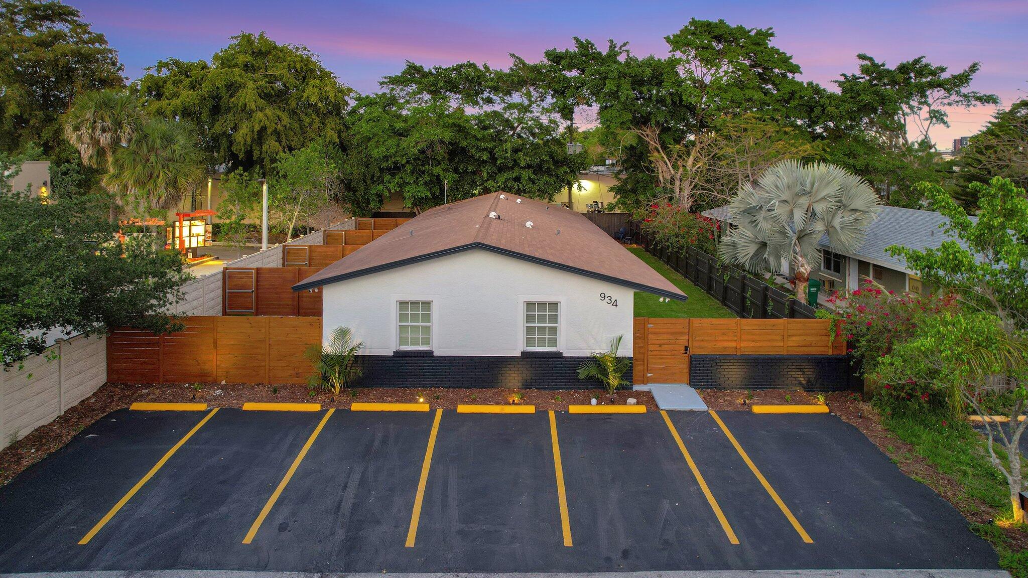 934 NW 4th Avenue 2