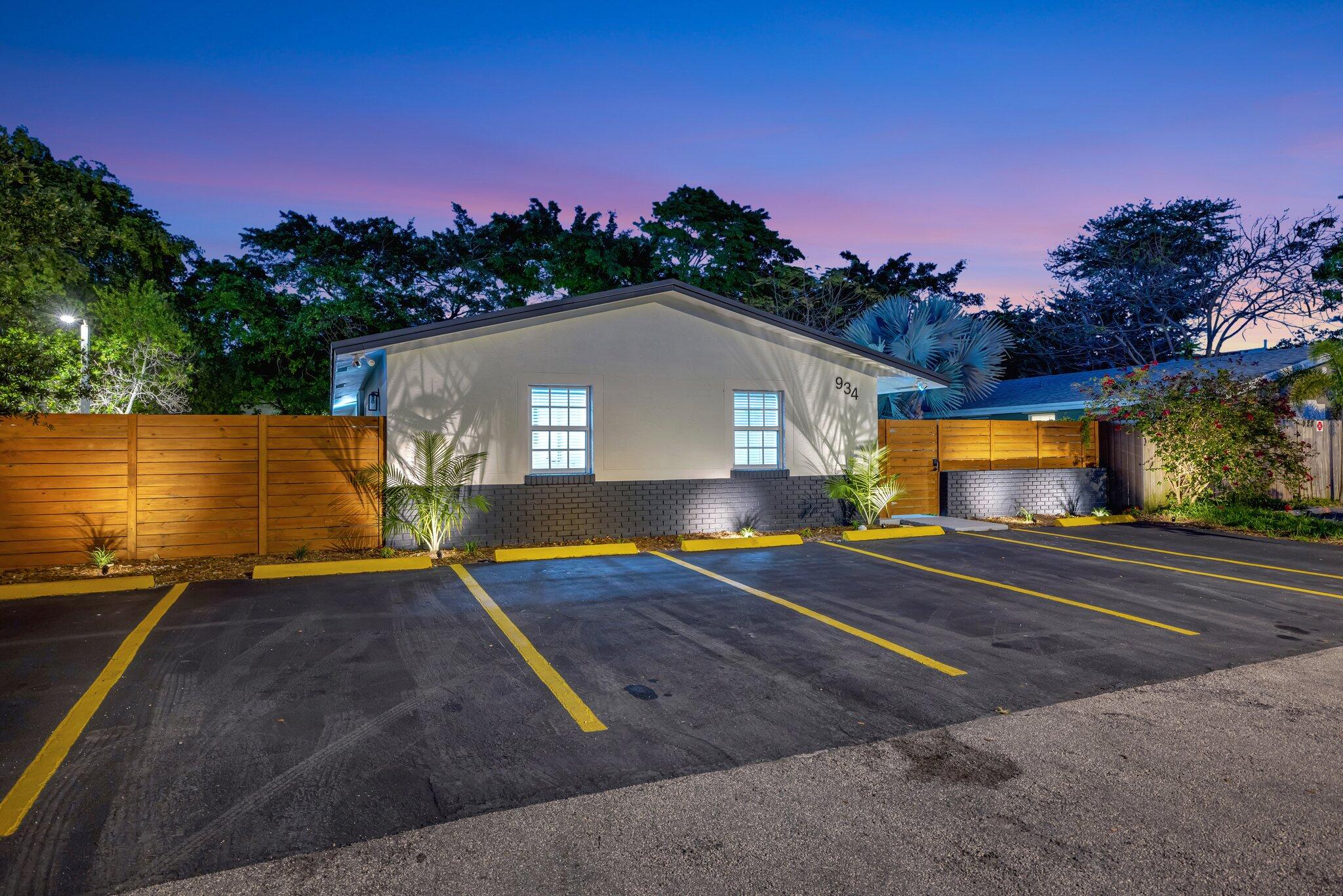 934 NW 4th Avenue 2