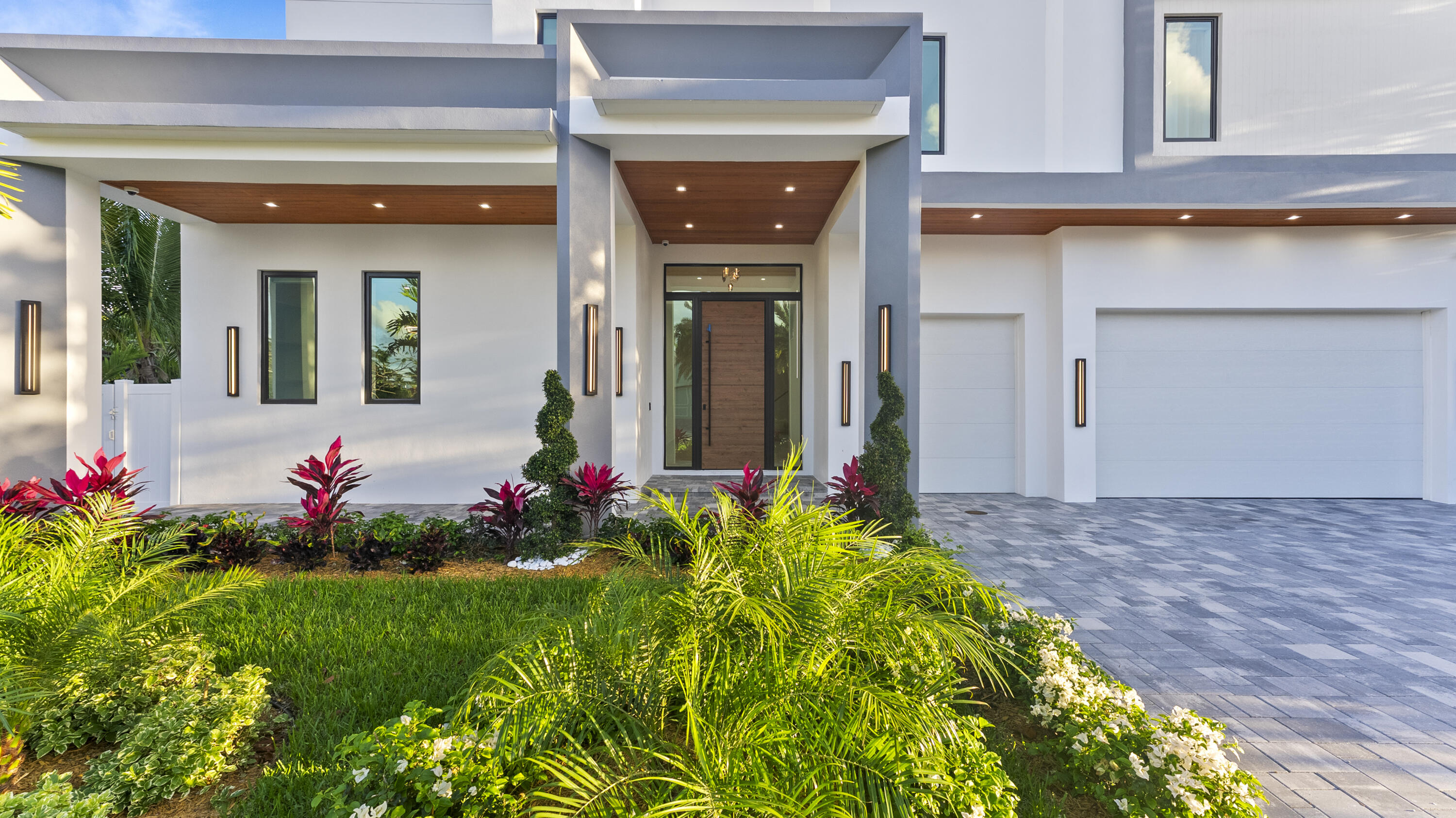 274 NE 3rd Court