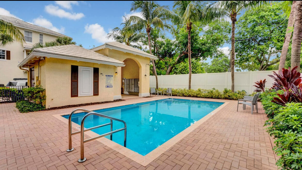109 E Coda Circle