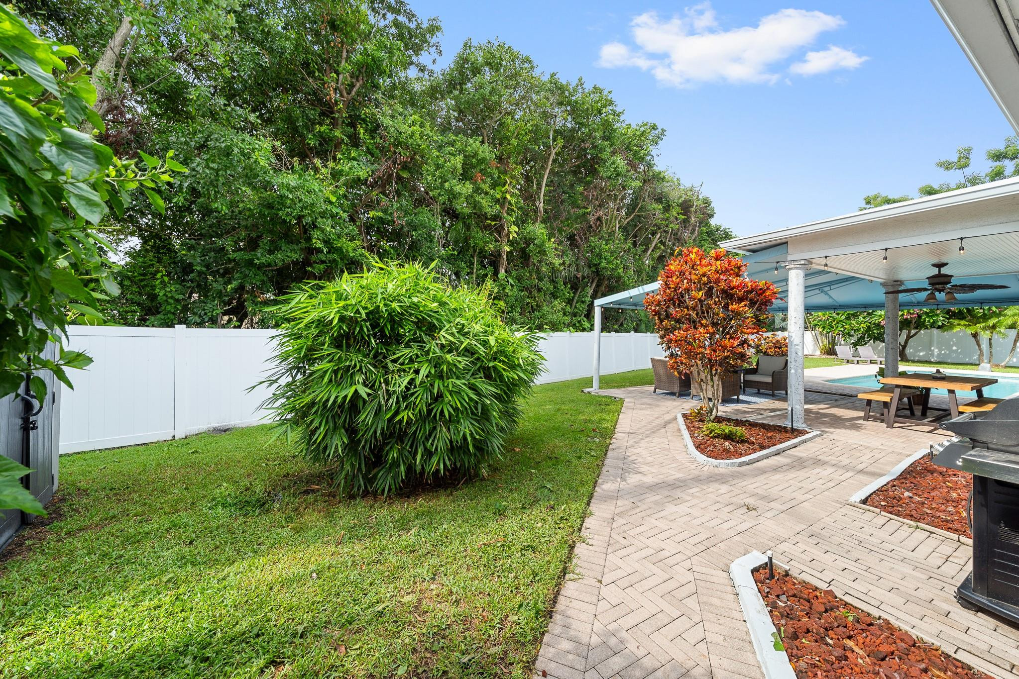 1240 SE 14th Ct