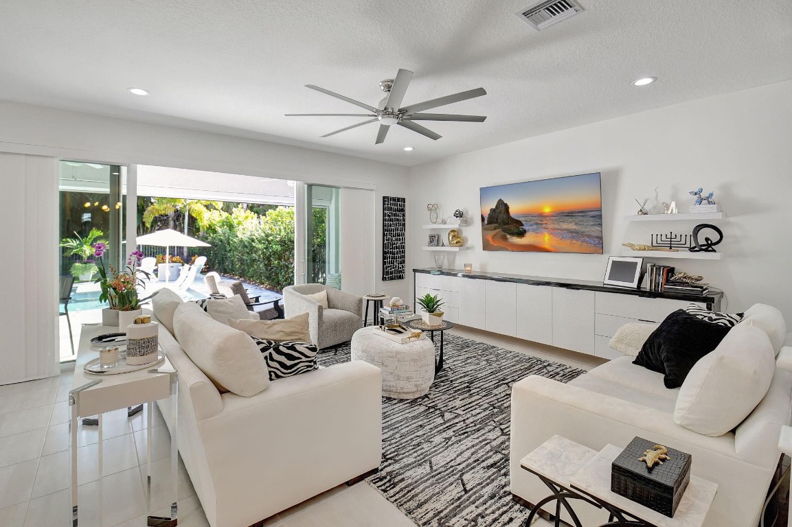 15220 Waterleaf Lane, Delray Beach