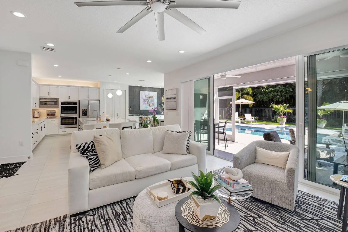 15220 Waterleaf Lane, Delray Beach
