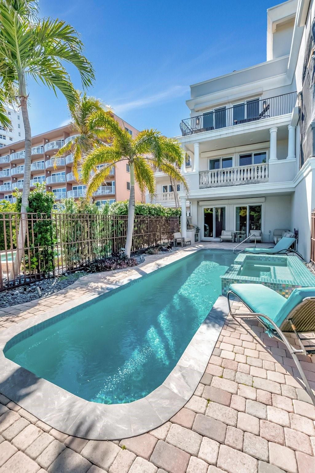 1770 Bay Dr 1770