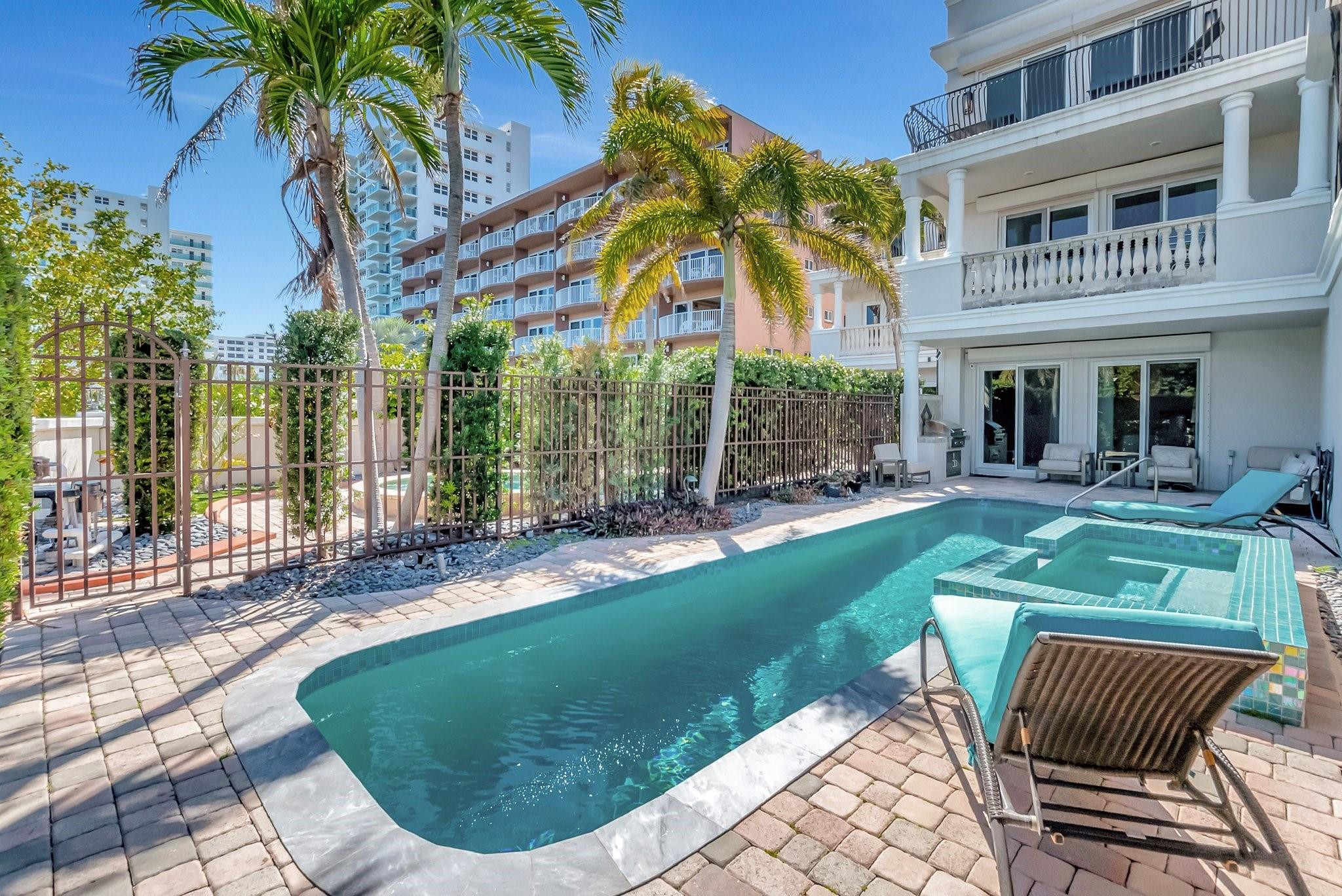 1770 Bay Dr 1770