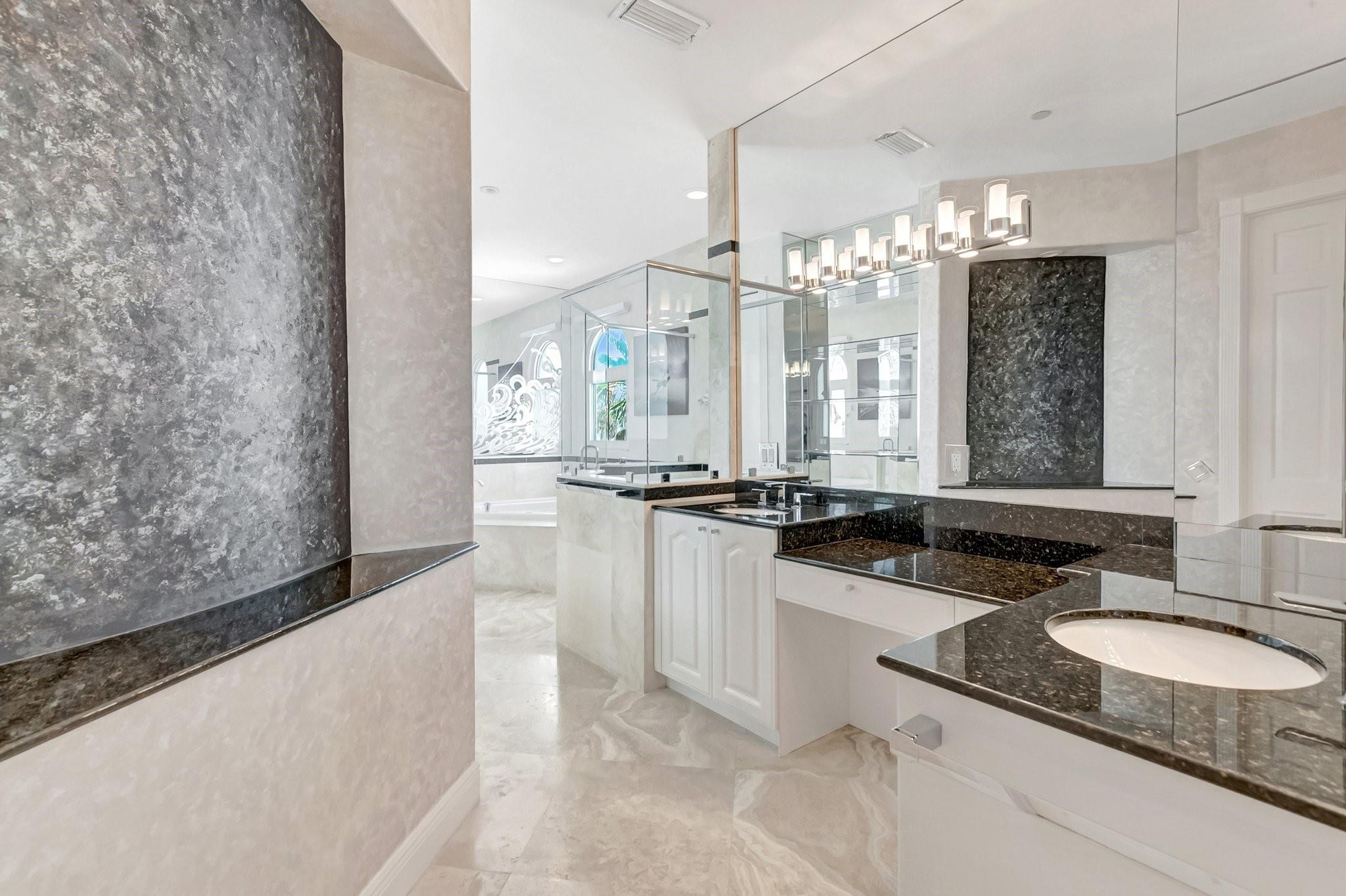 1770 Bay Dr 1770