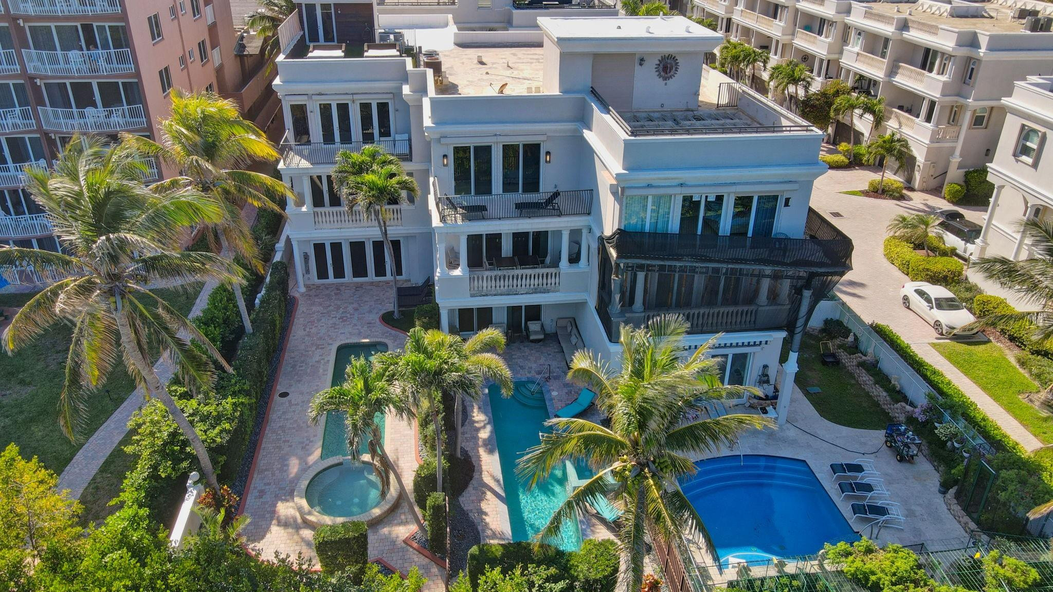 1770 Bay Dr 1770