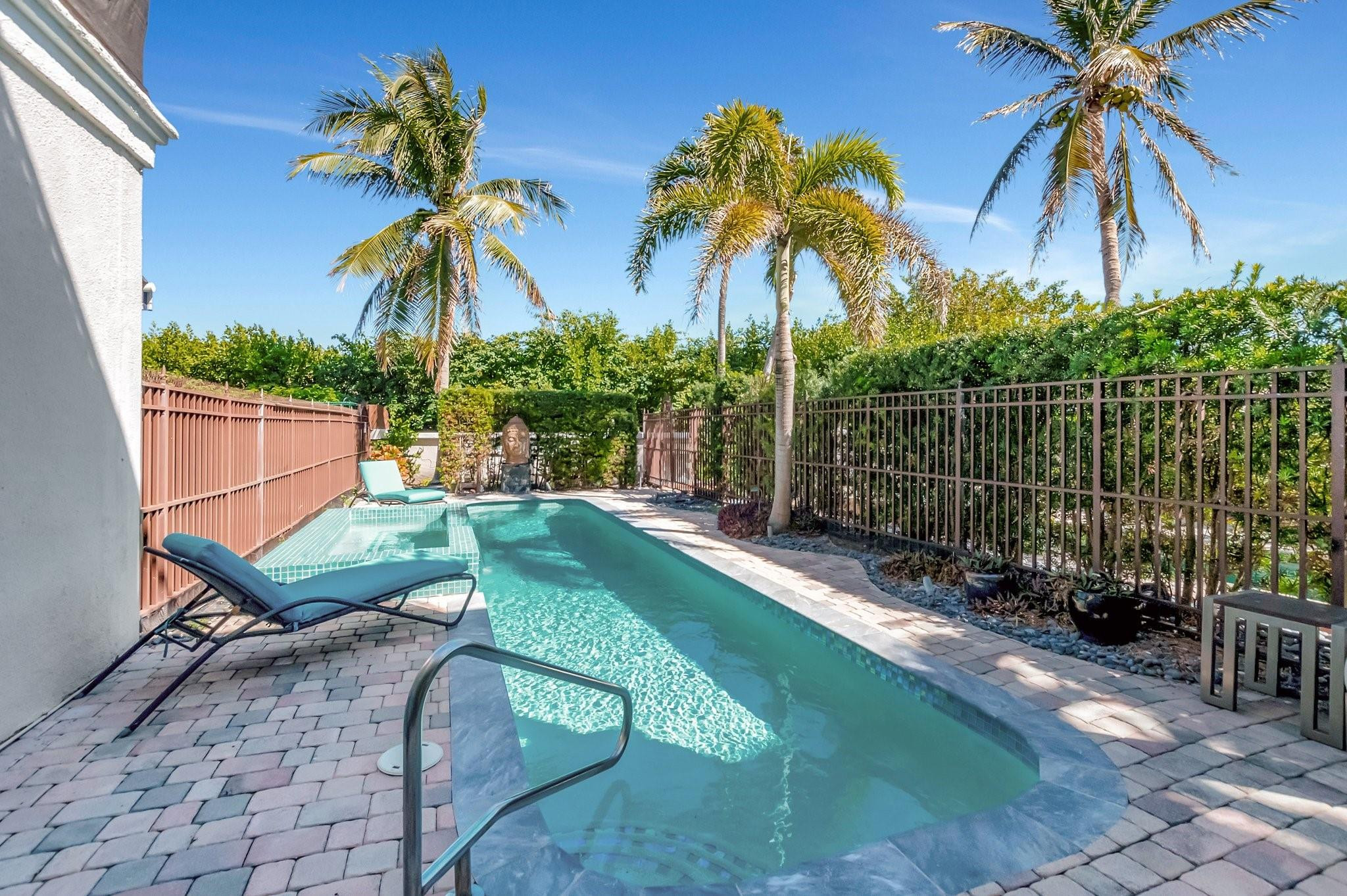 1770 Bay Dr 1770