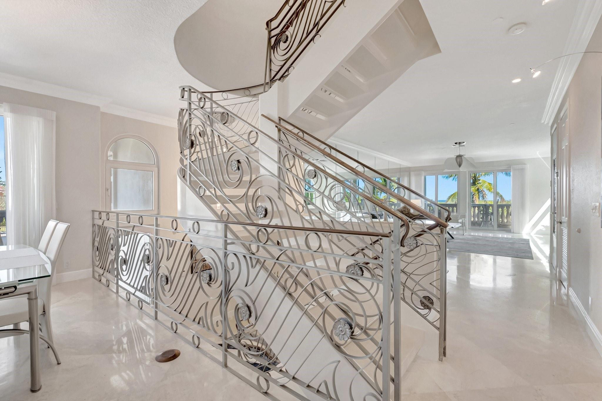 1770 Bay Dr 1770