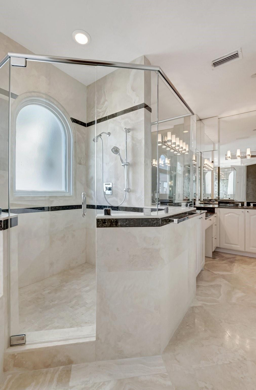 1770 Bay Dr 1770