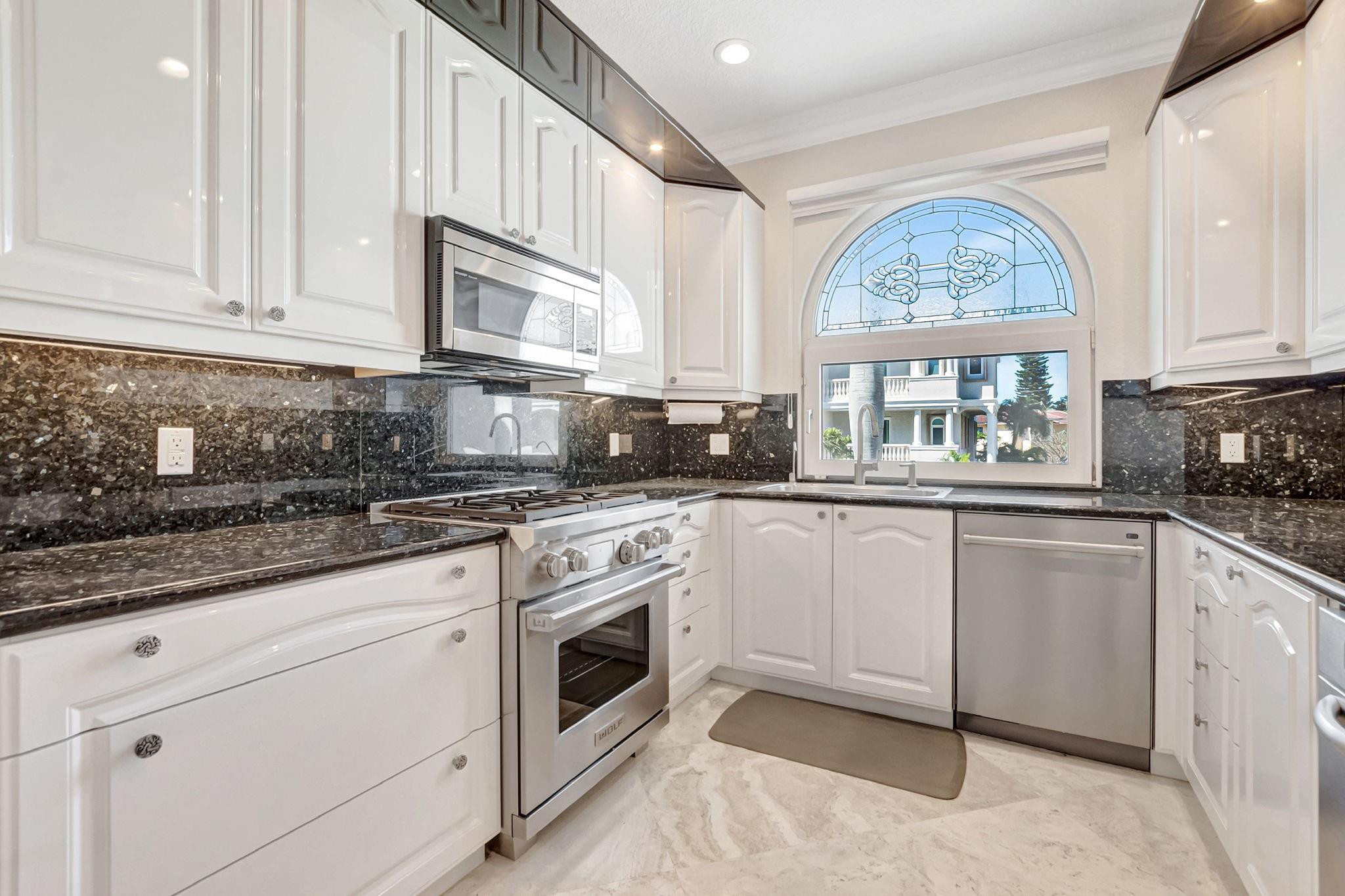 1770 Bay Dr 1770