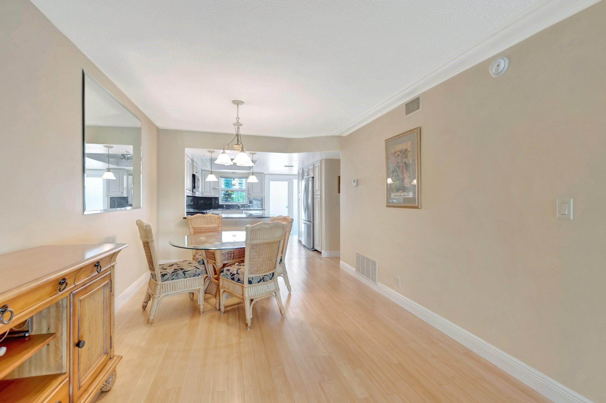 725 N Riverside Dr 205