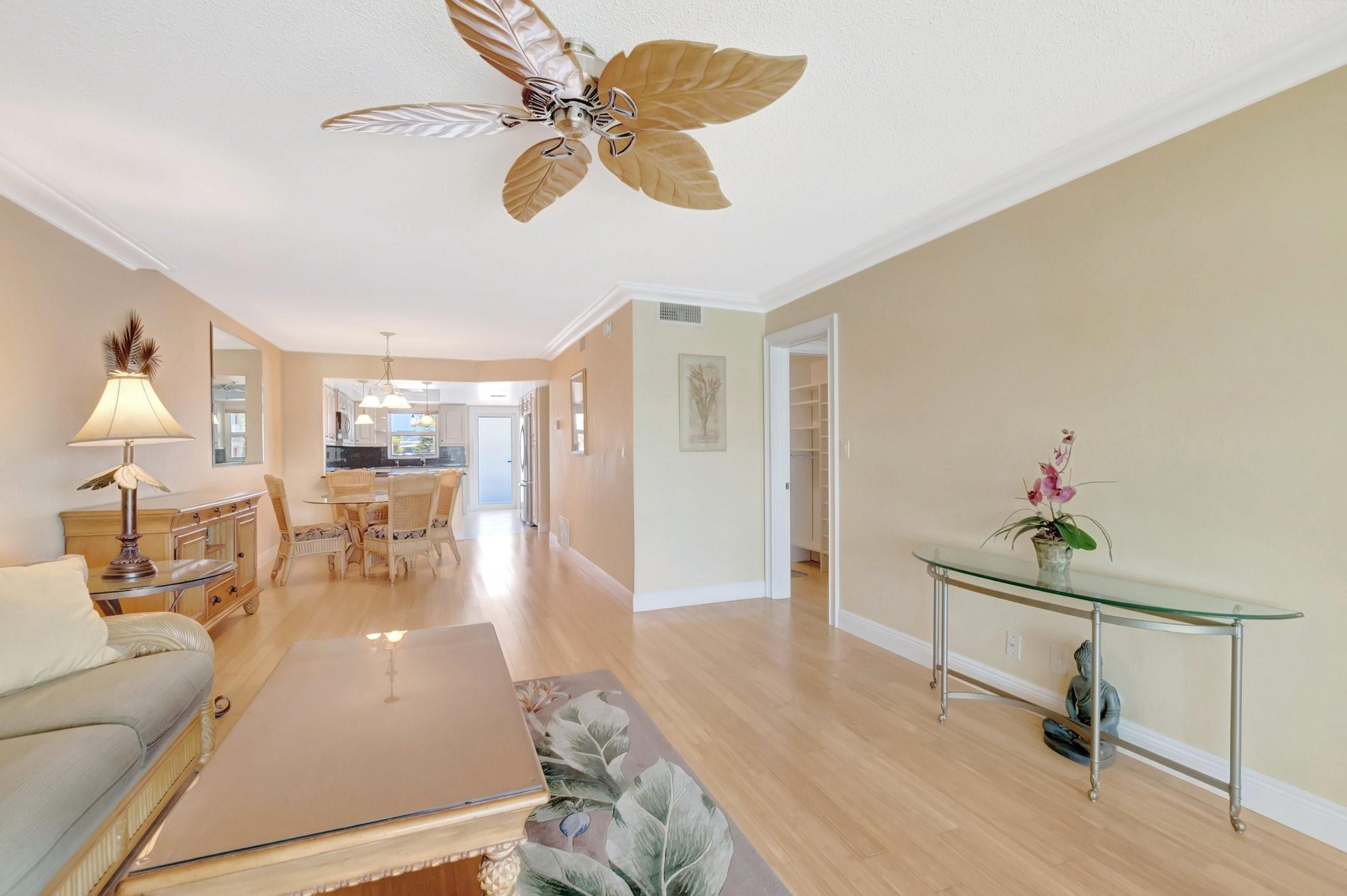 725 N Riverside Dr 205