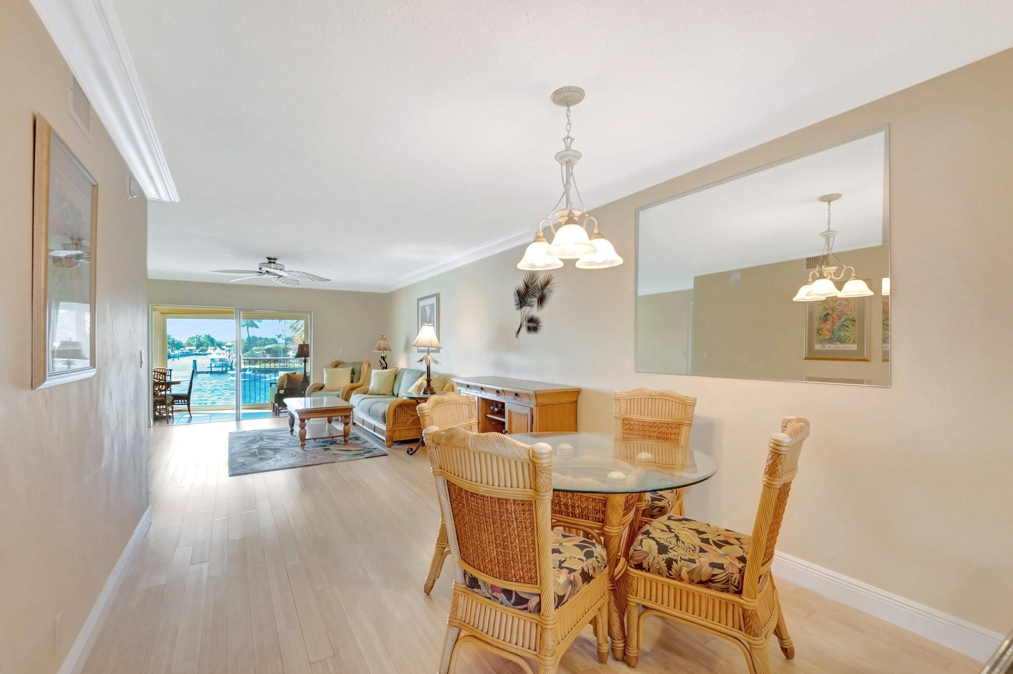 725 N Riverside Dr 205