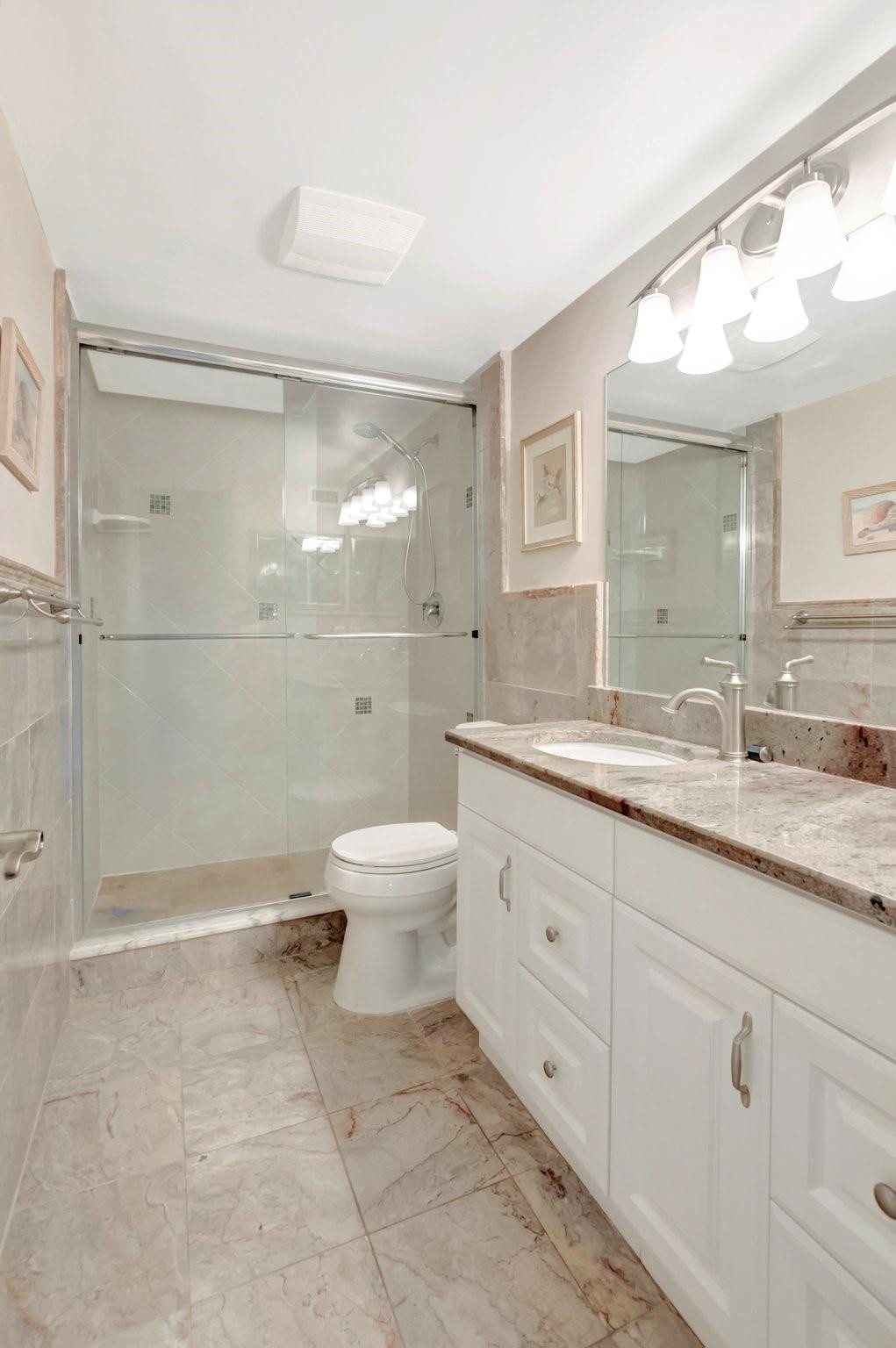 725 N Riverside Dr 205