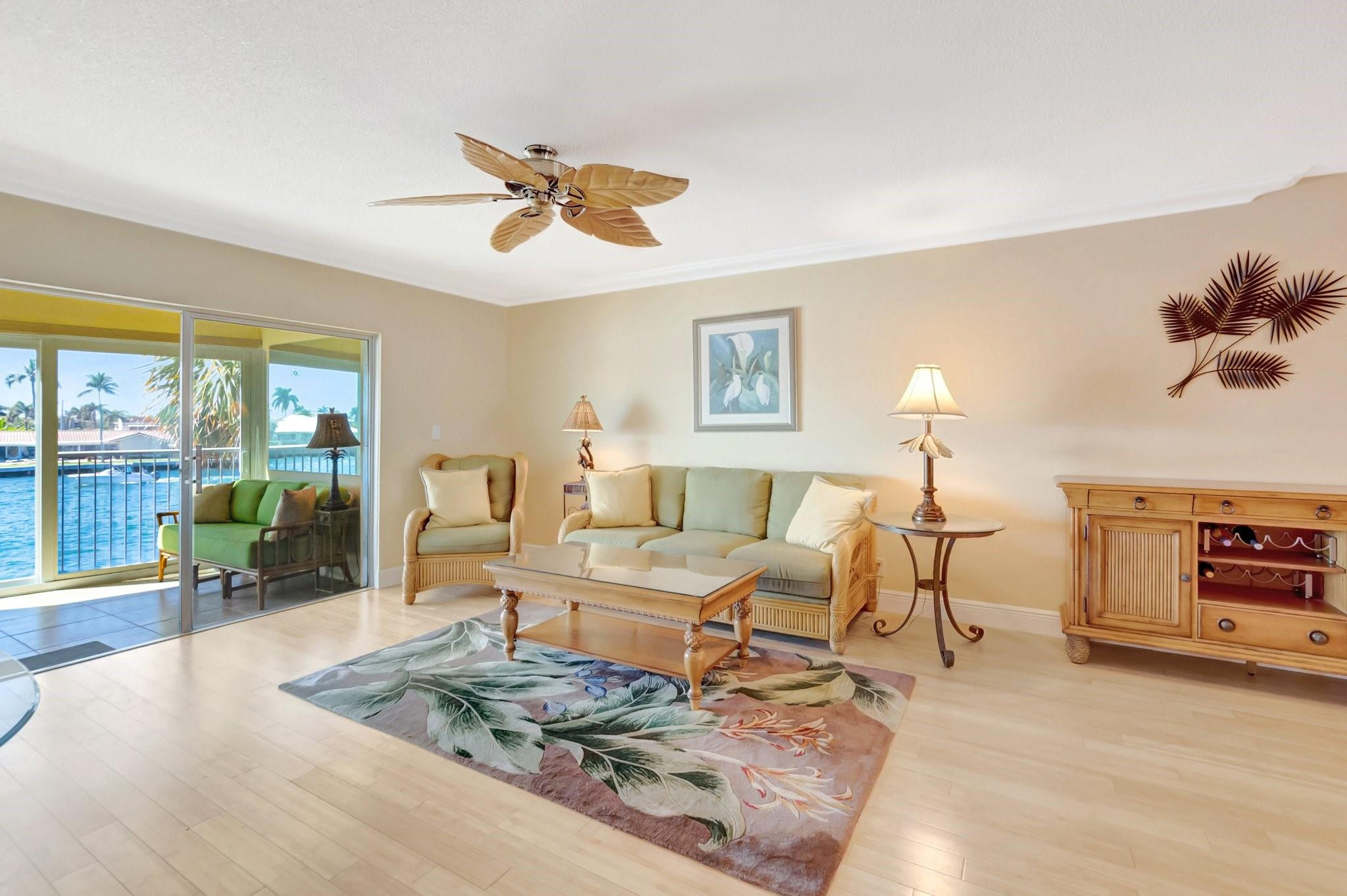 725 N Riverside Dr 205