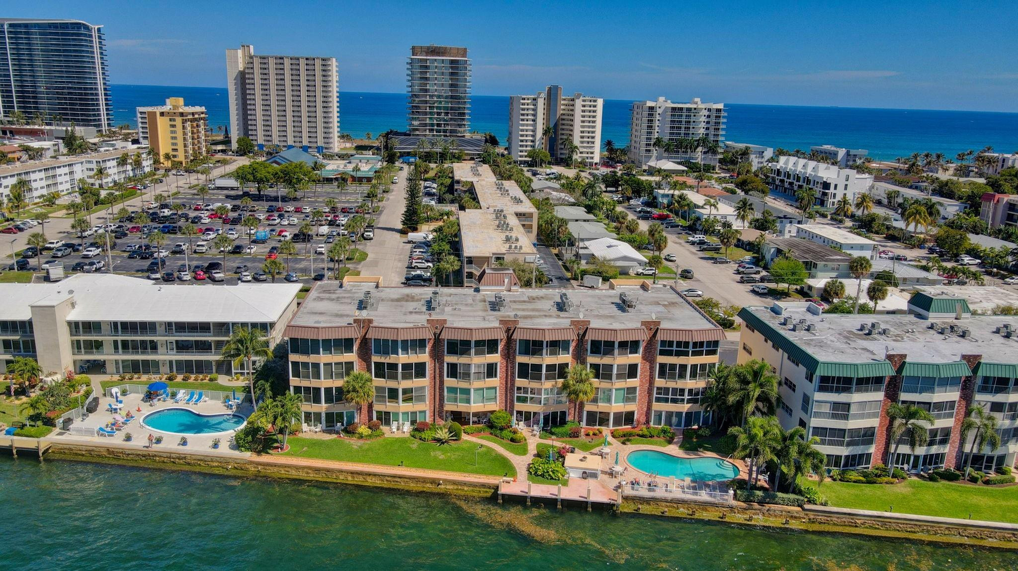 725 N Riverside Dr 205