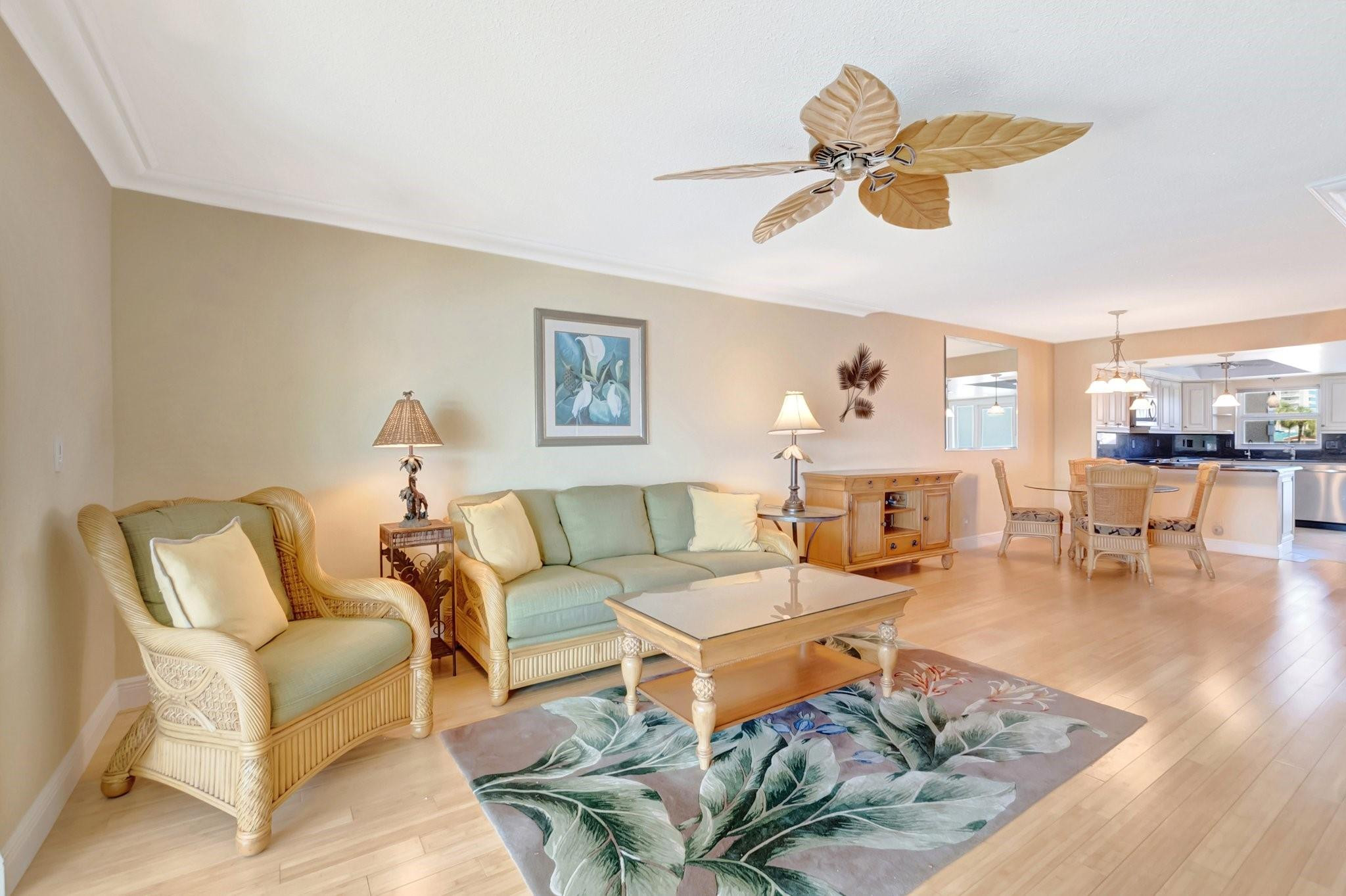 725 N Riverside Dr 205