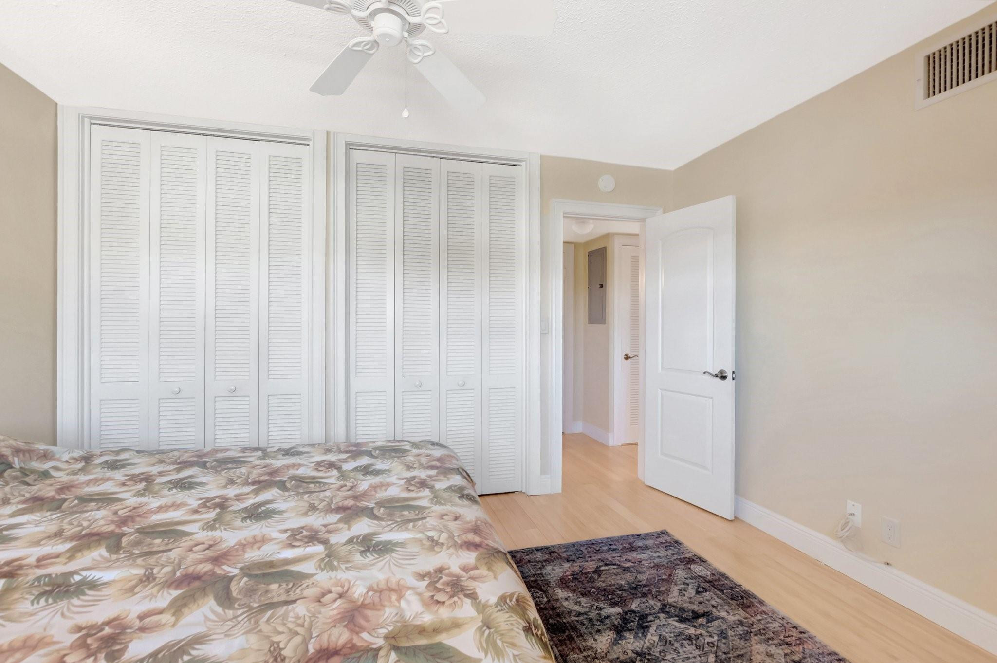 725 N Riverside Dr 205