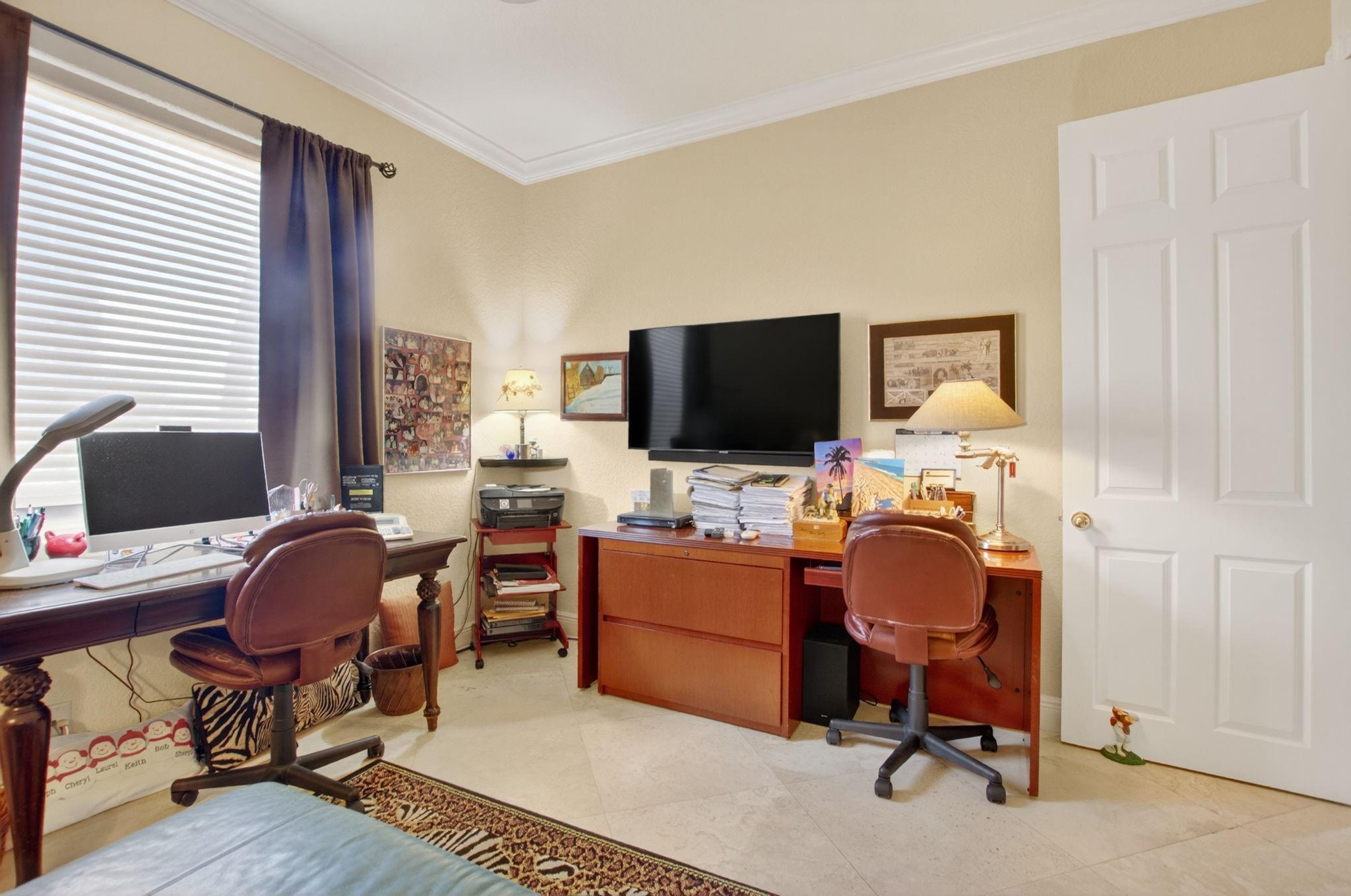 1754 Bay Dr 1754