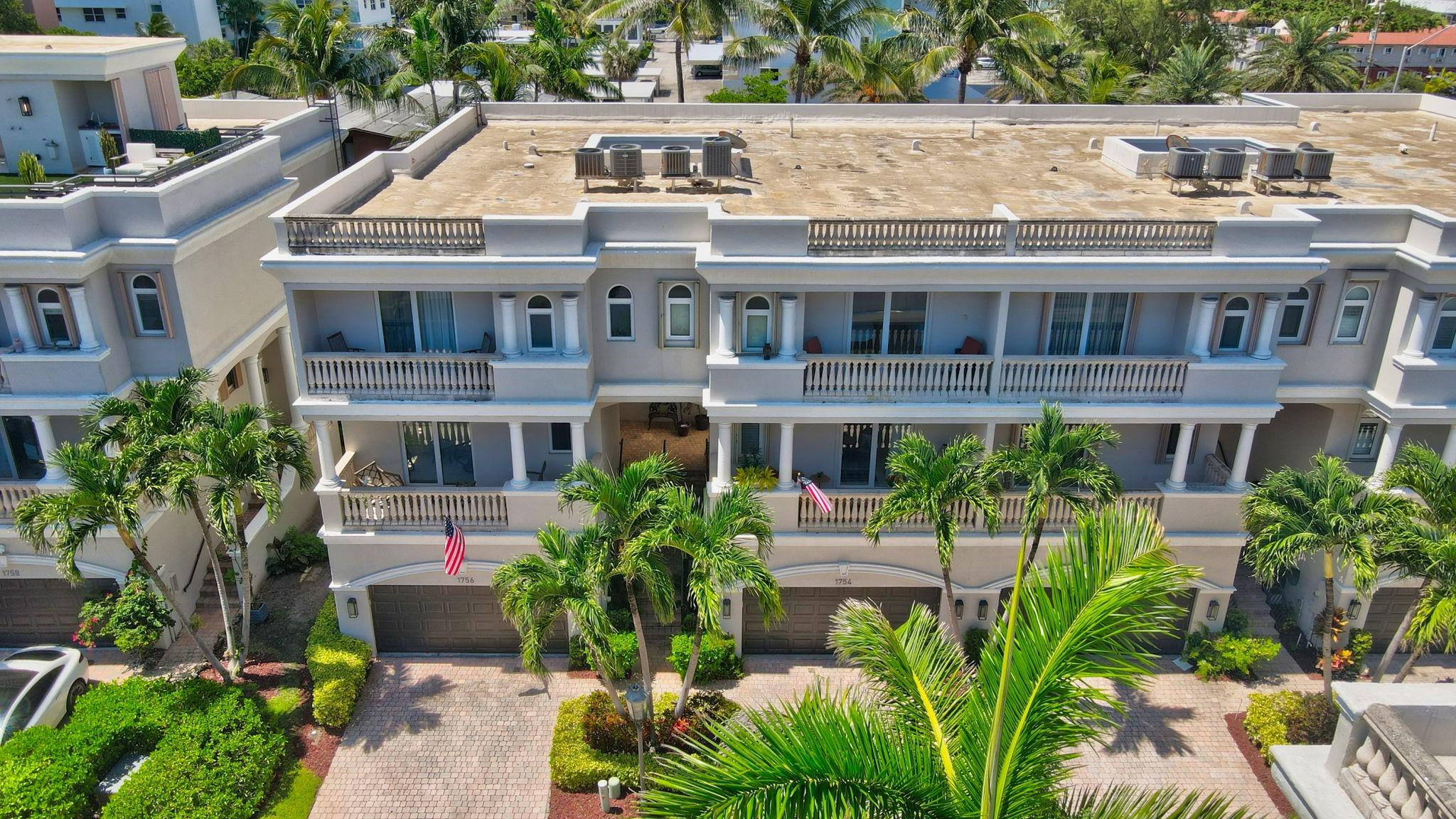 1754 Bay Dr 1754
