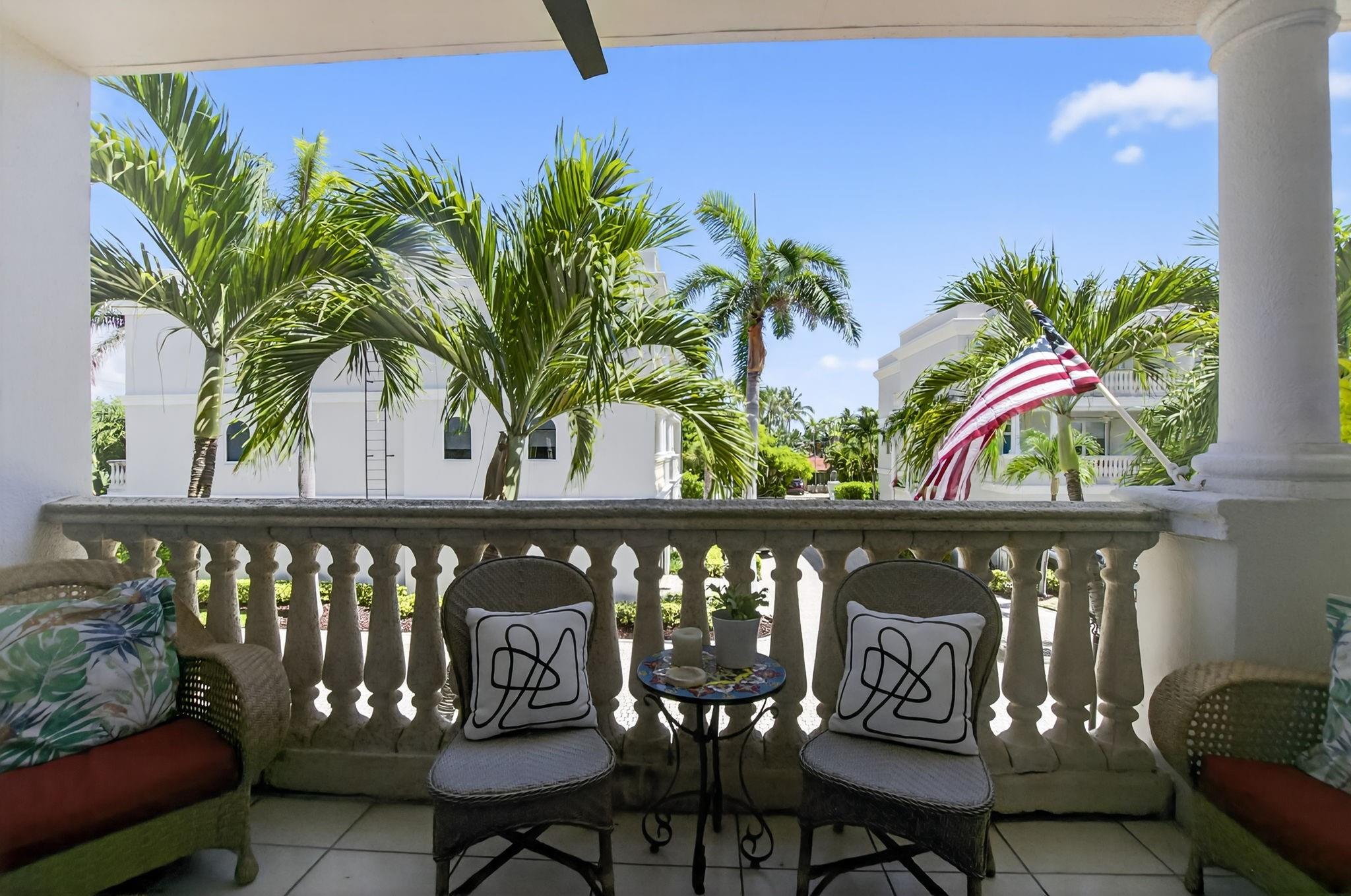 1754 Bay Dr 1754