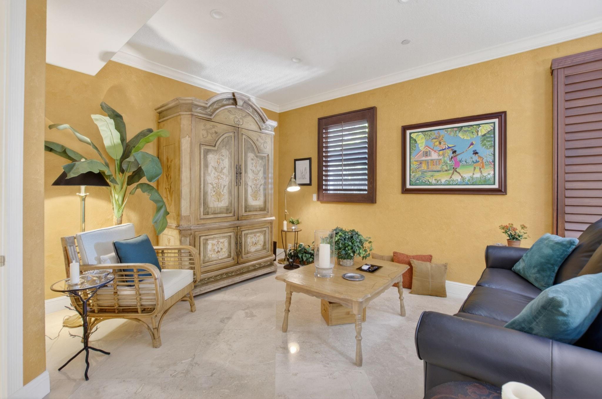 1754 Bay Dr 1754